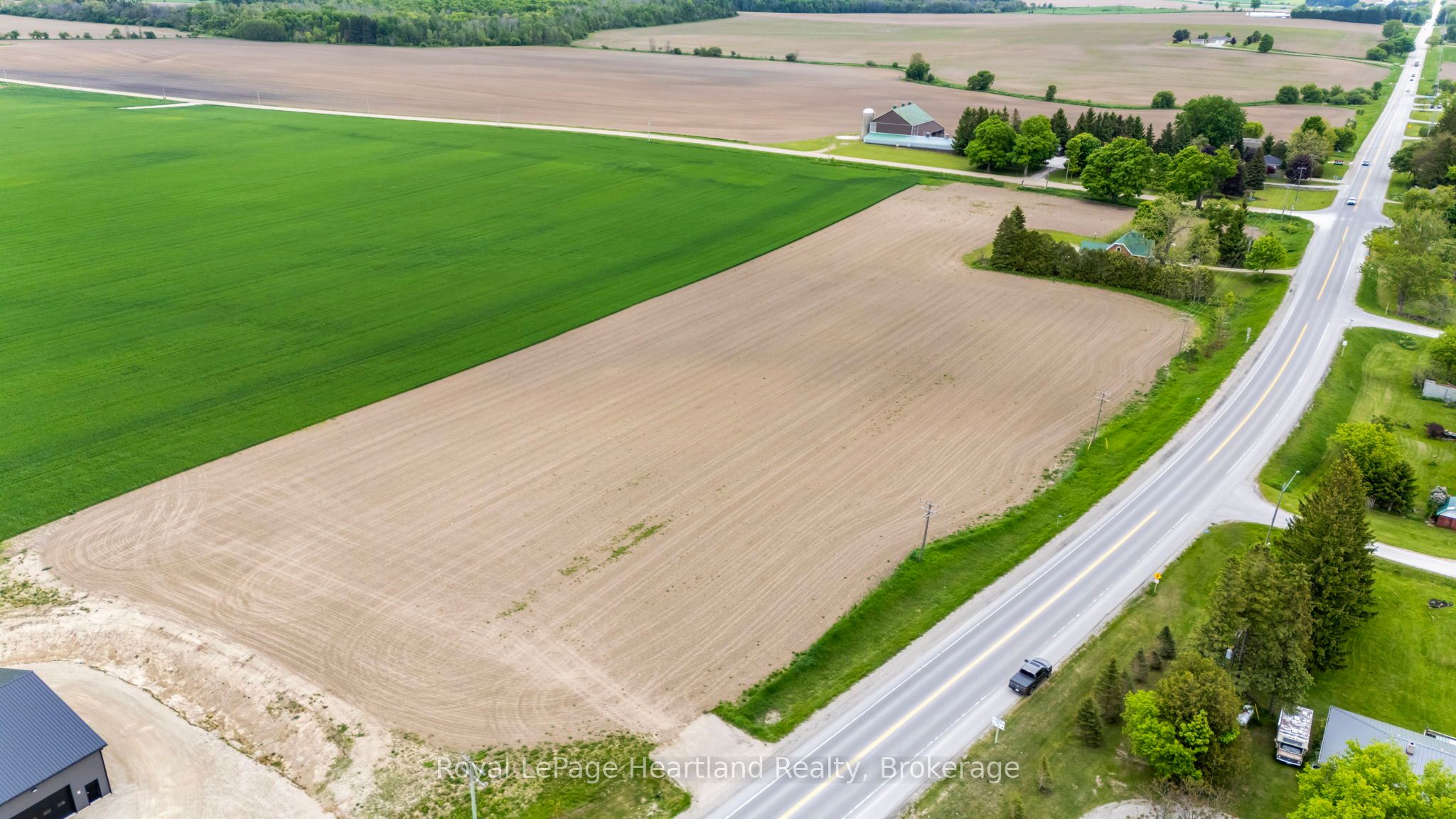 2033 Harriston Road Property Photo 3