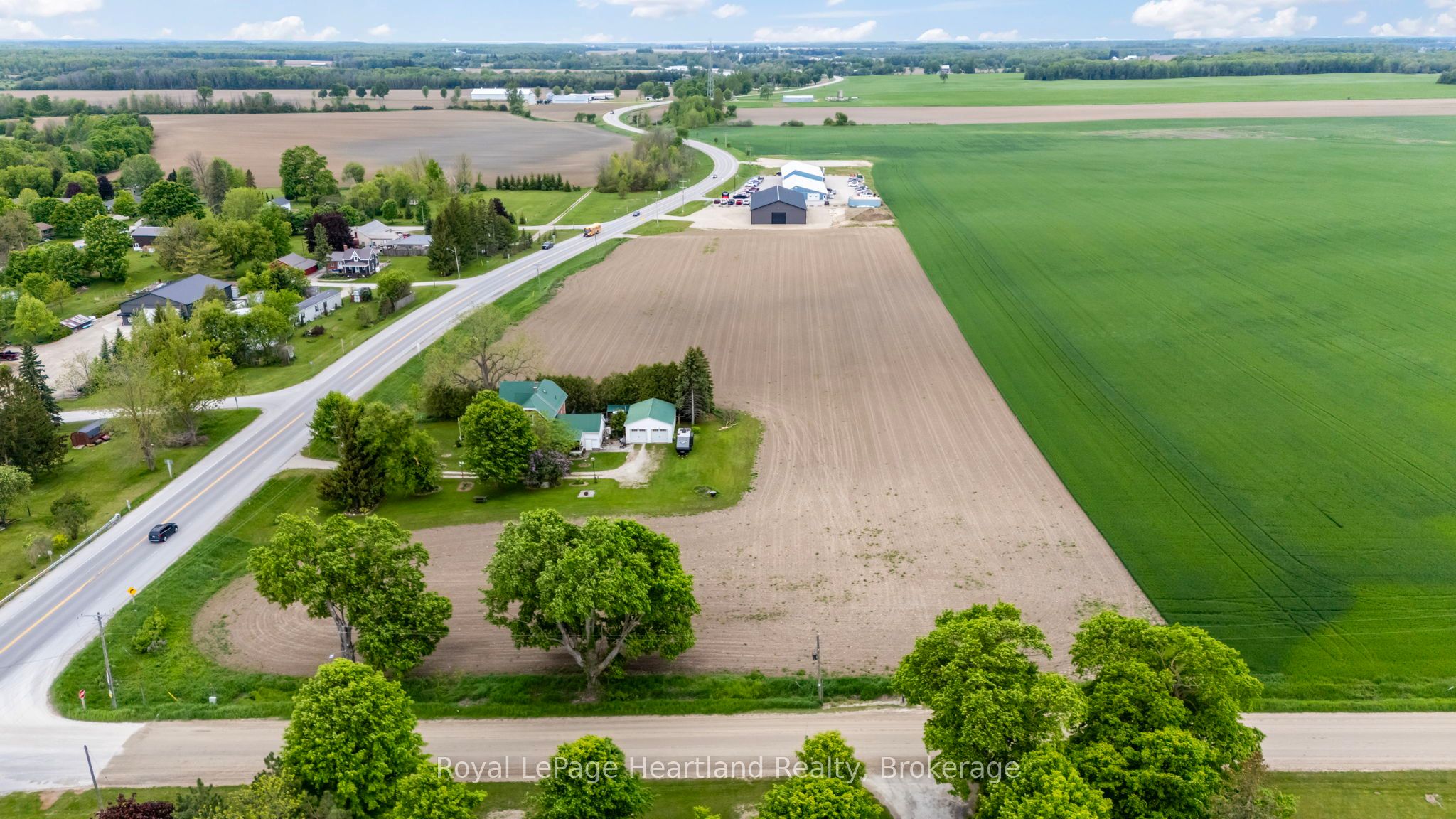 2033 Harriston Road Property Photo 6