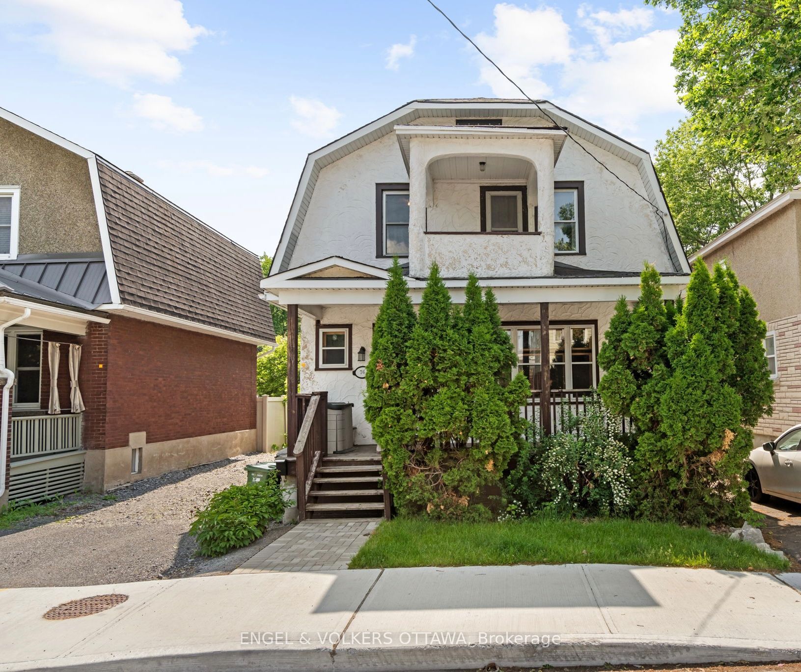 76 Huron Avenue N Property Photo 1