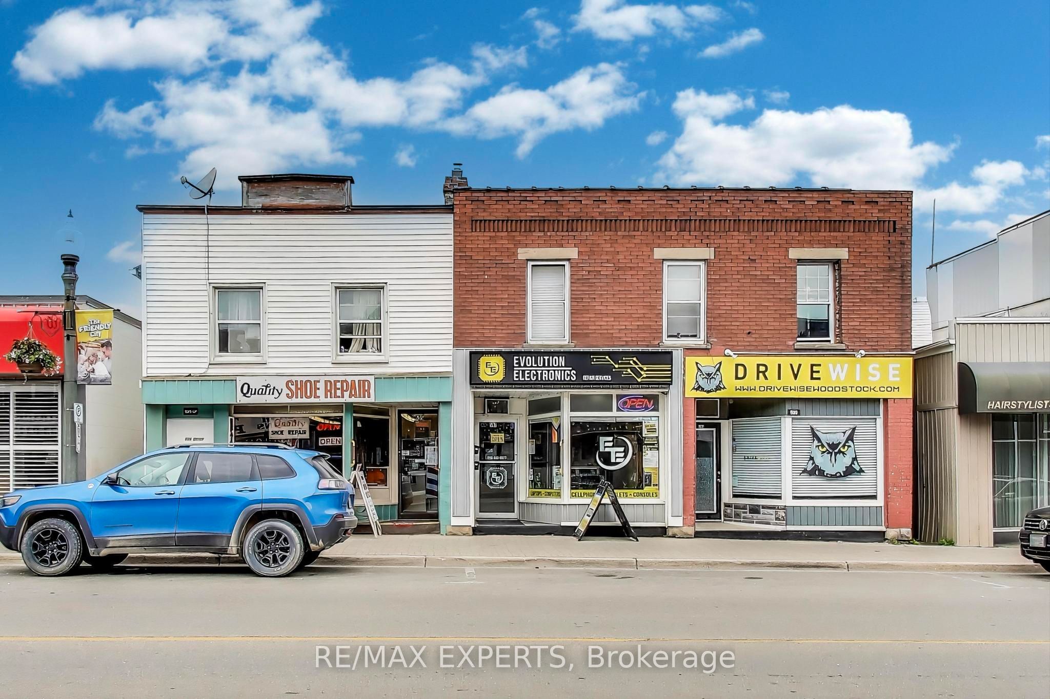 595-599 Dundas Street 595 Property Photo 2