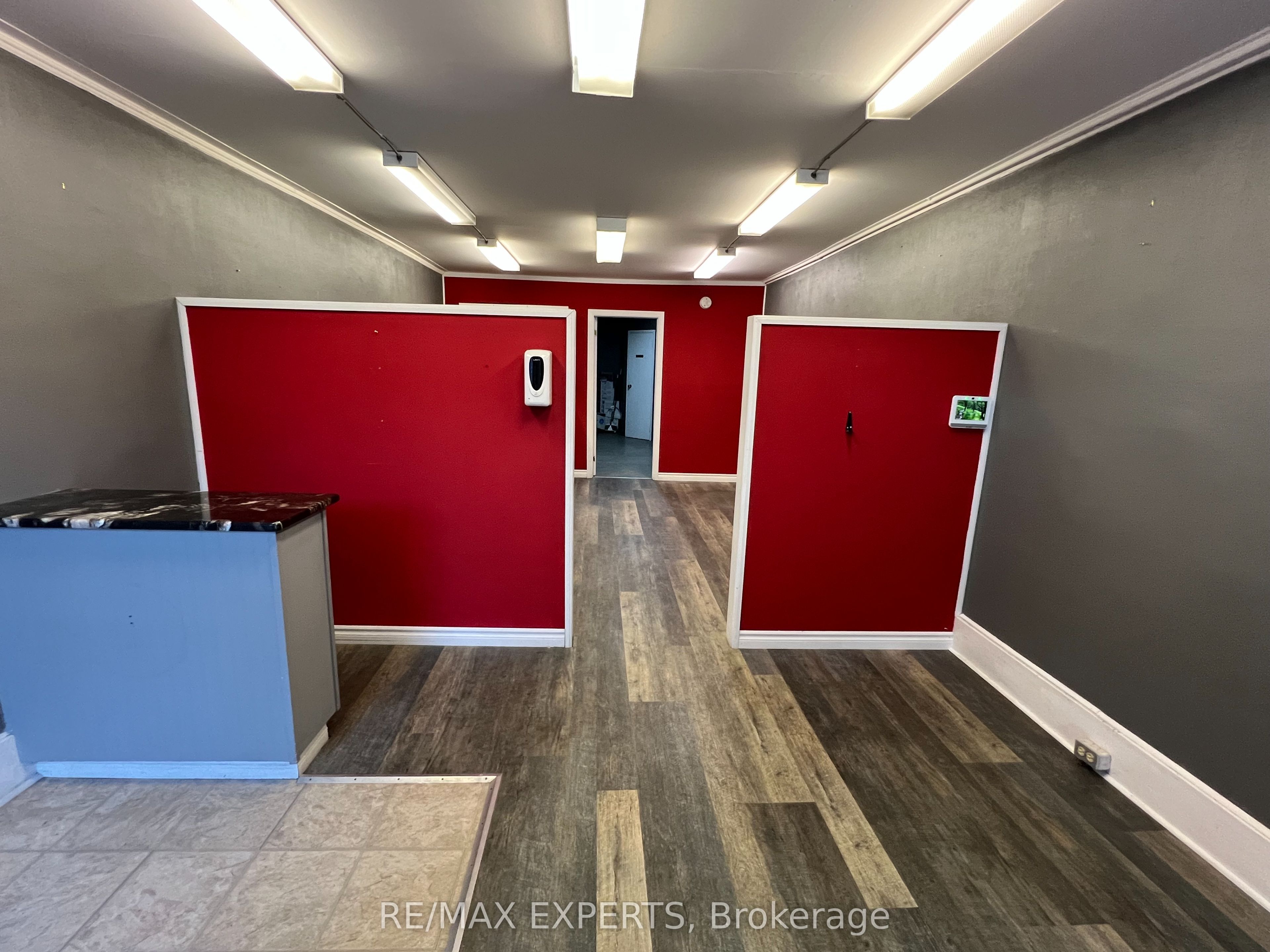 595-599 Dundas Street 595 Property Photo 11