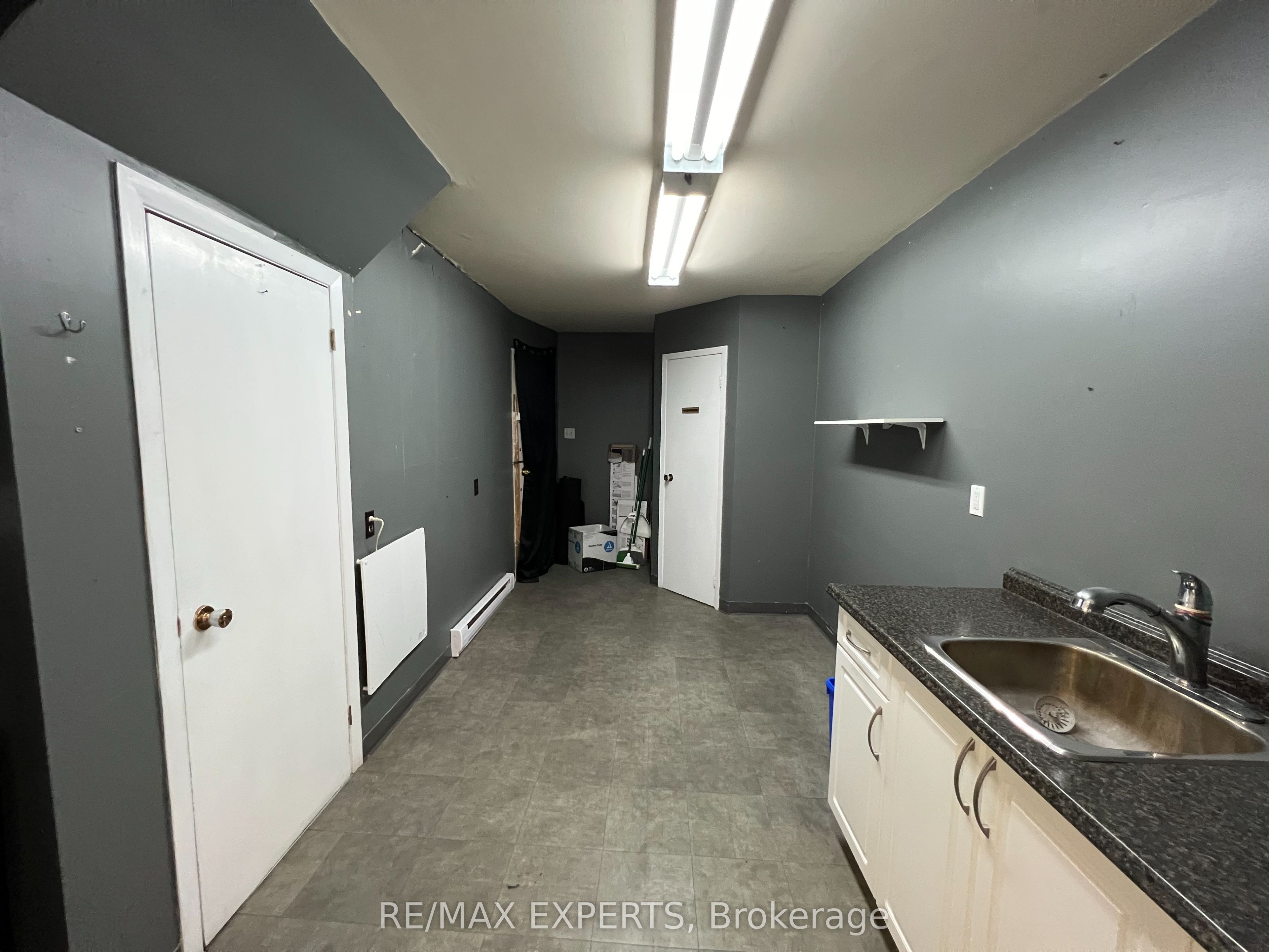 595-599 Dundas Street 595 Property Photo 12