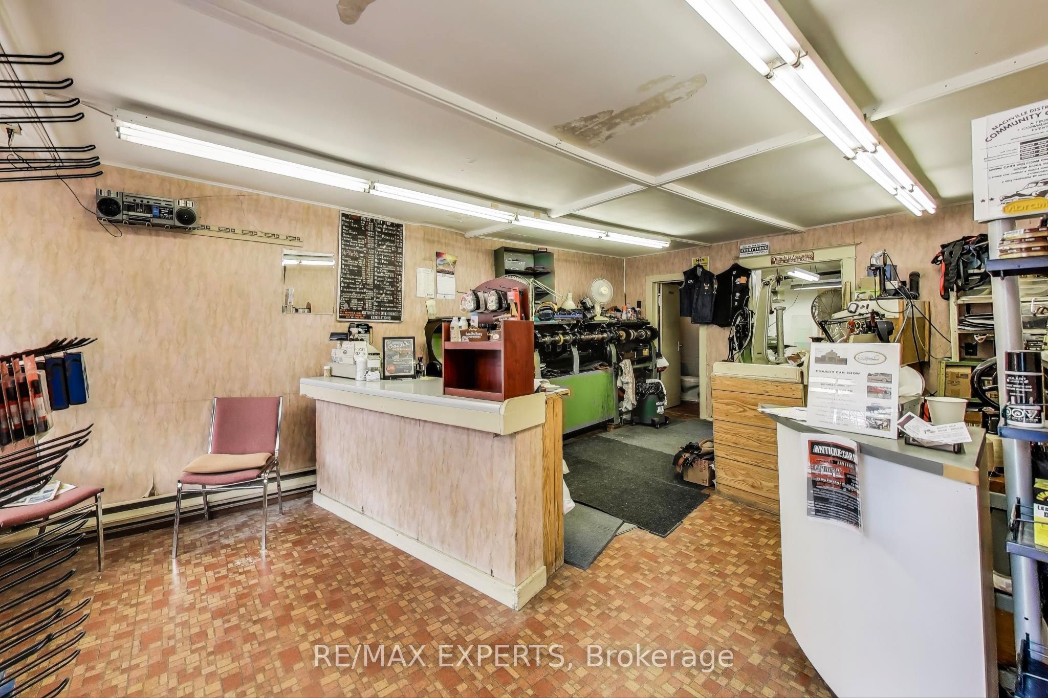 595-599 Dundas Street 595 Property Photo 17