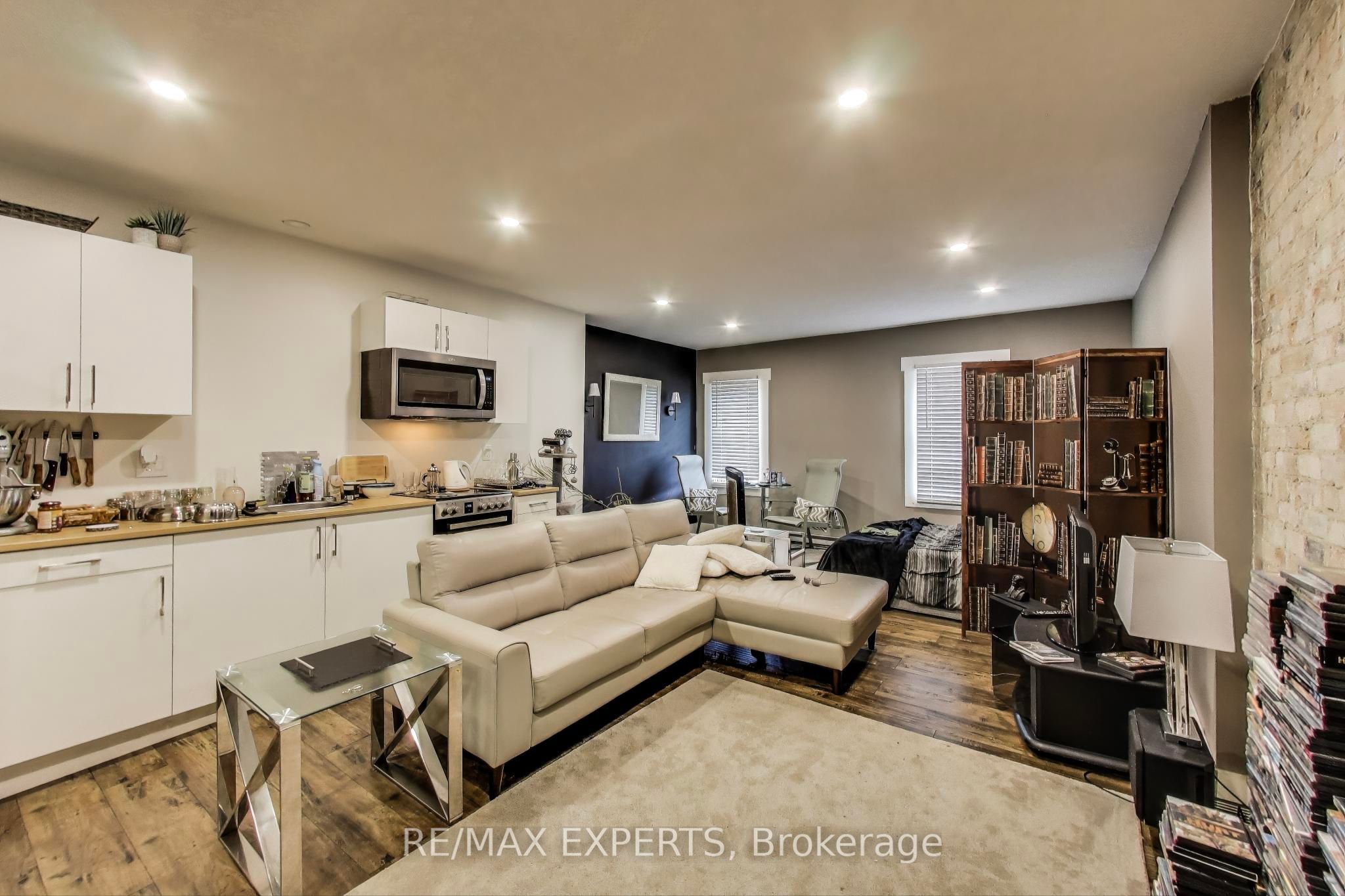 595-599 Dundas Street 595 Property Photo 18