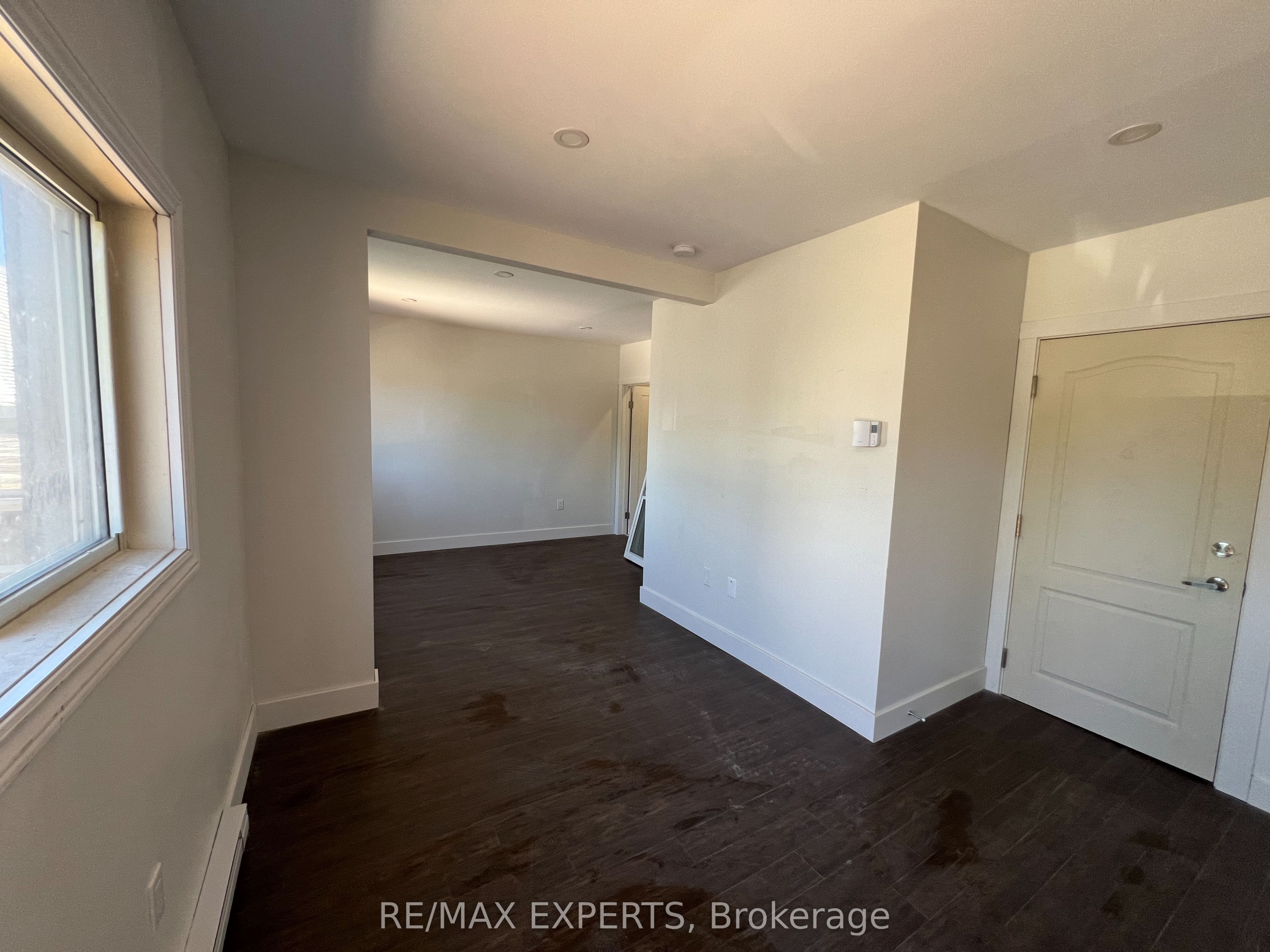 595-599 Dundas Street 595 Property Photo 34