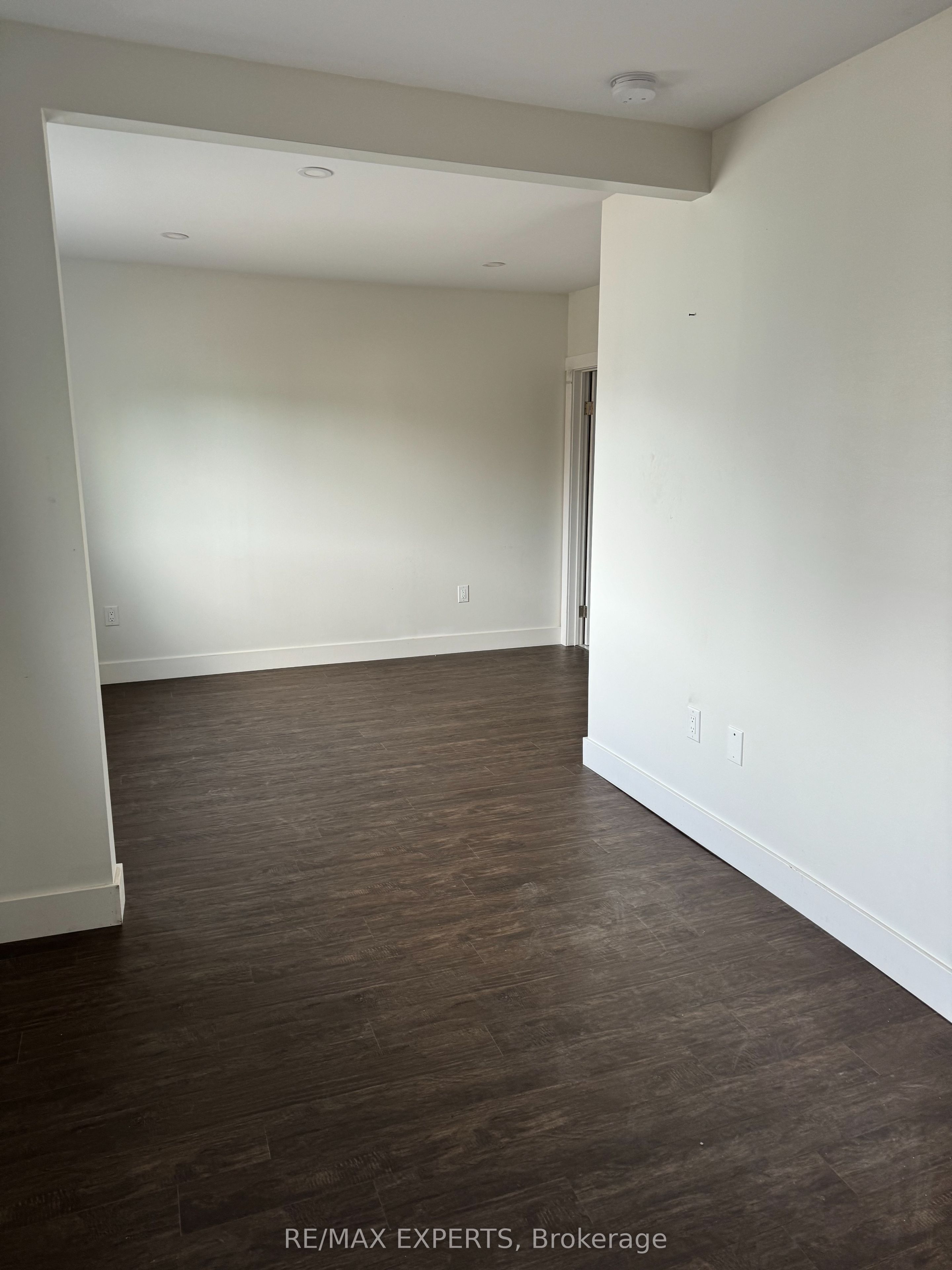595-599 Dundas Street 595 Property Photo 35