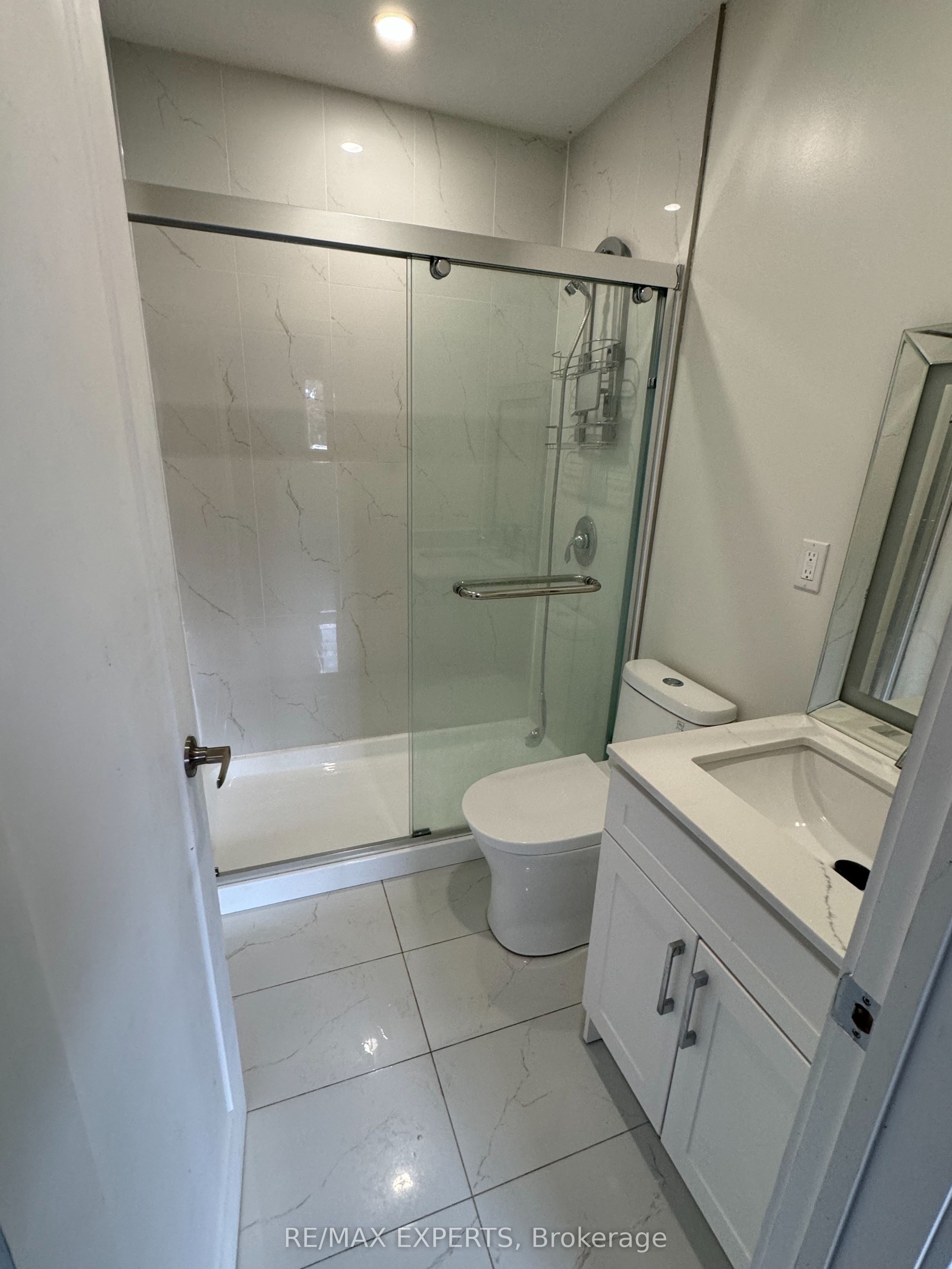 595-599 Dundas Street 595 Property Photo 36