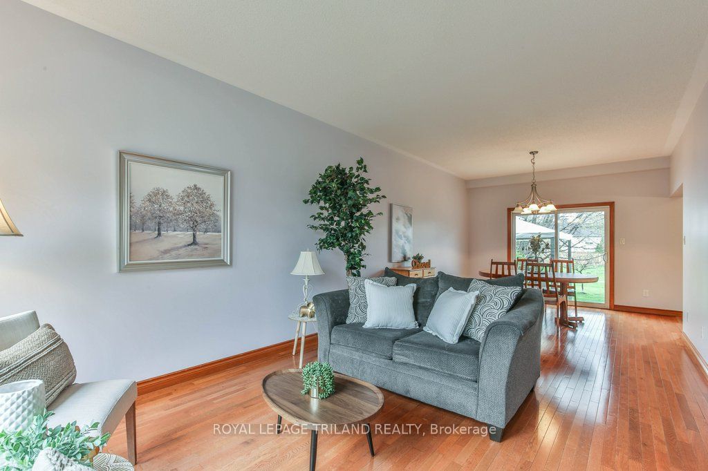 41 Greyrock Crescent Property Photo 2