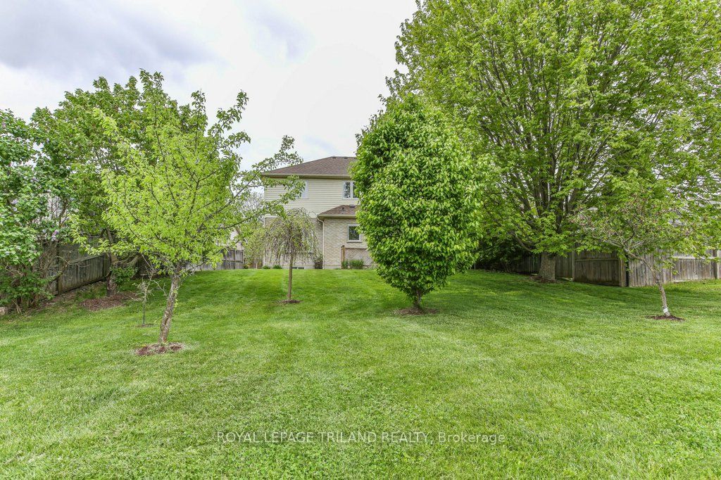 41 Greyrock Crescent Property Photo 44
