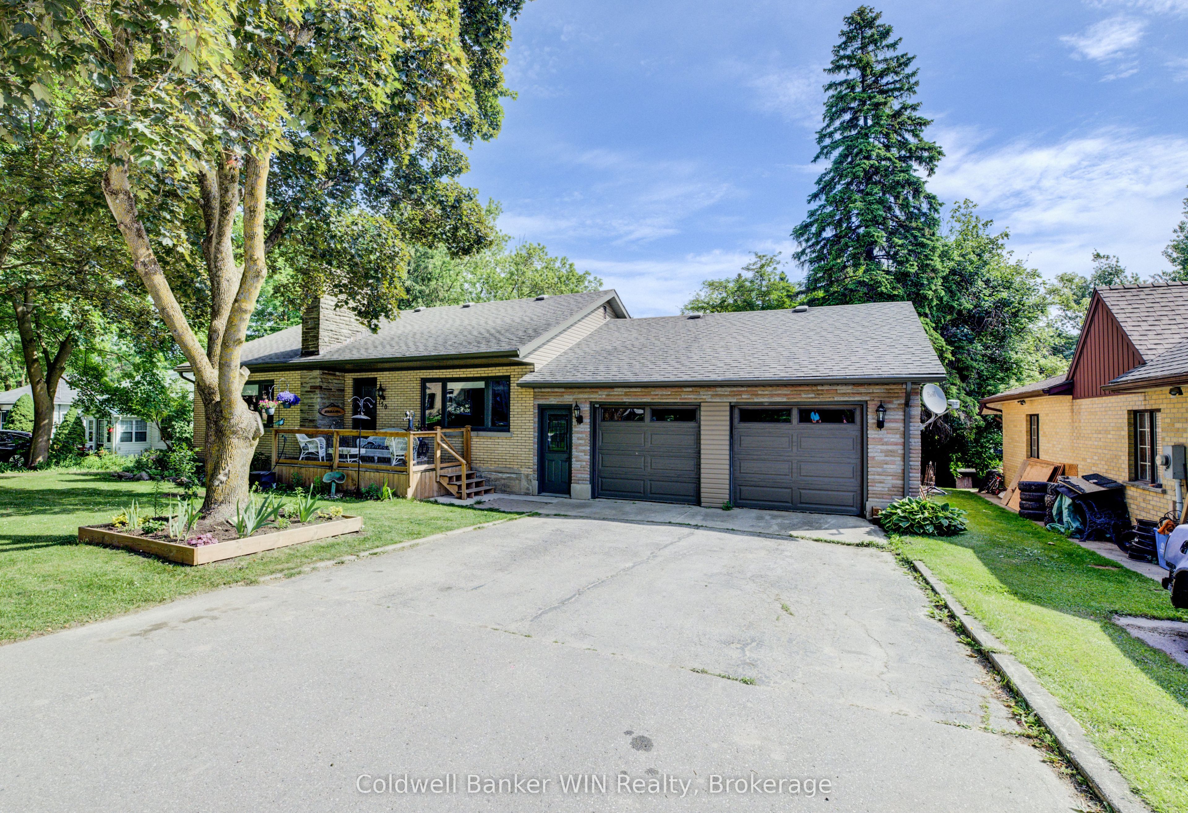 150 Normanby Street N Property Photo 3