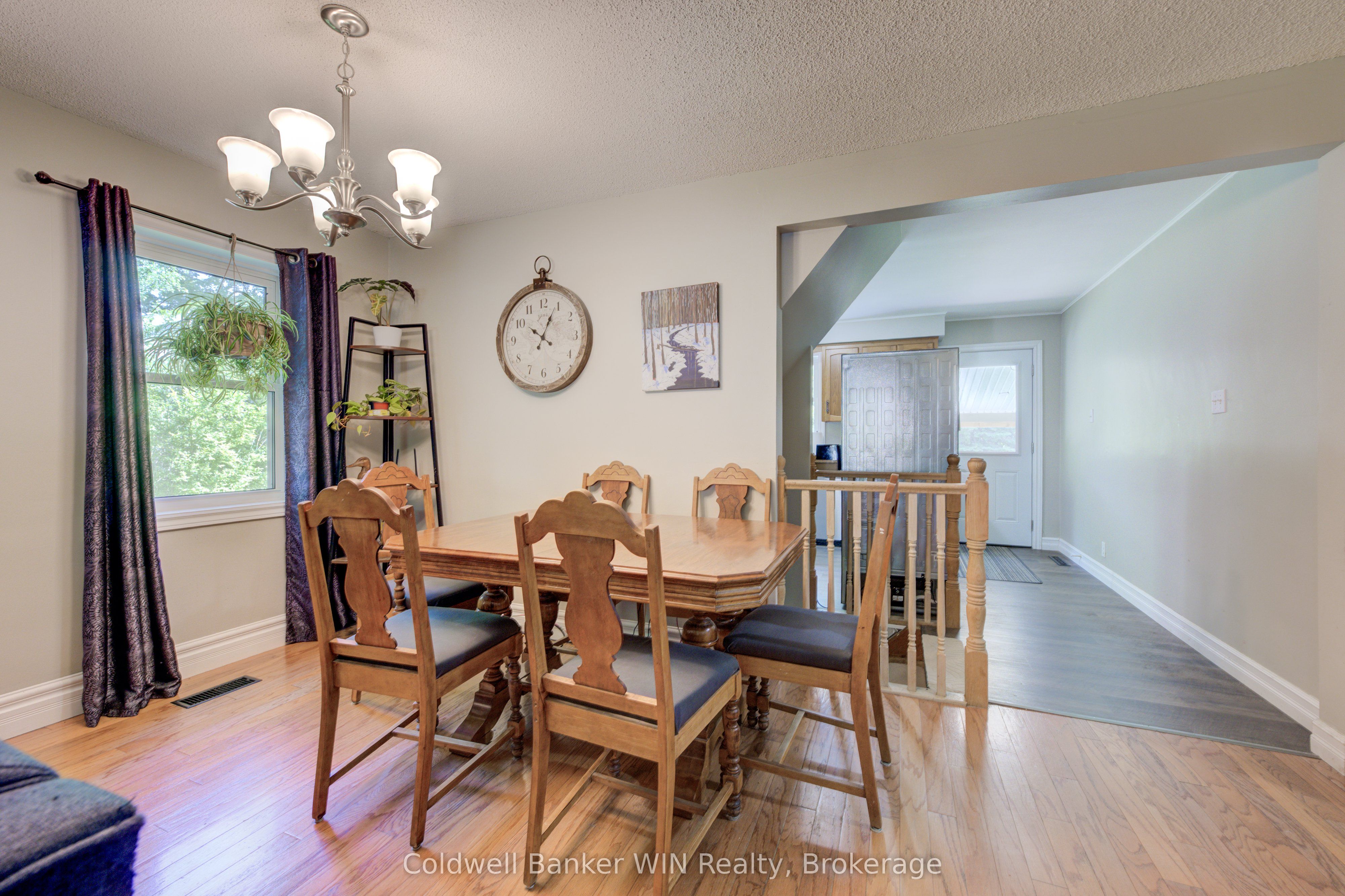 150 Normanby Street N Property Photo 11