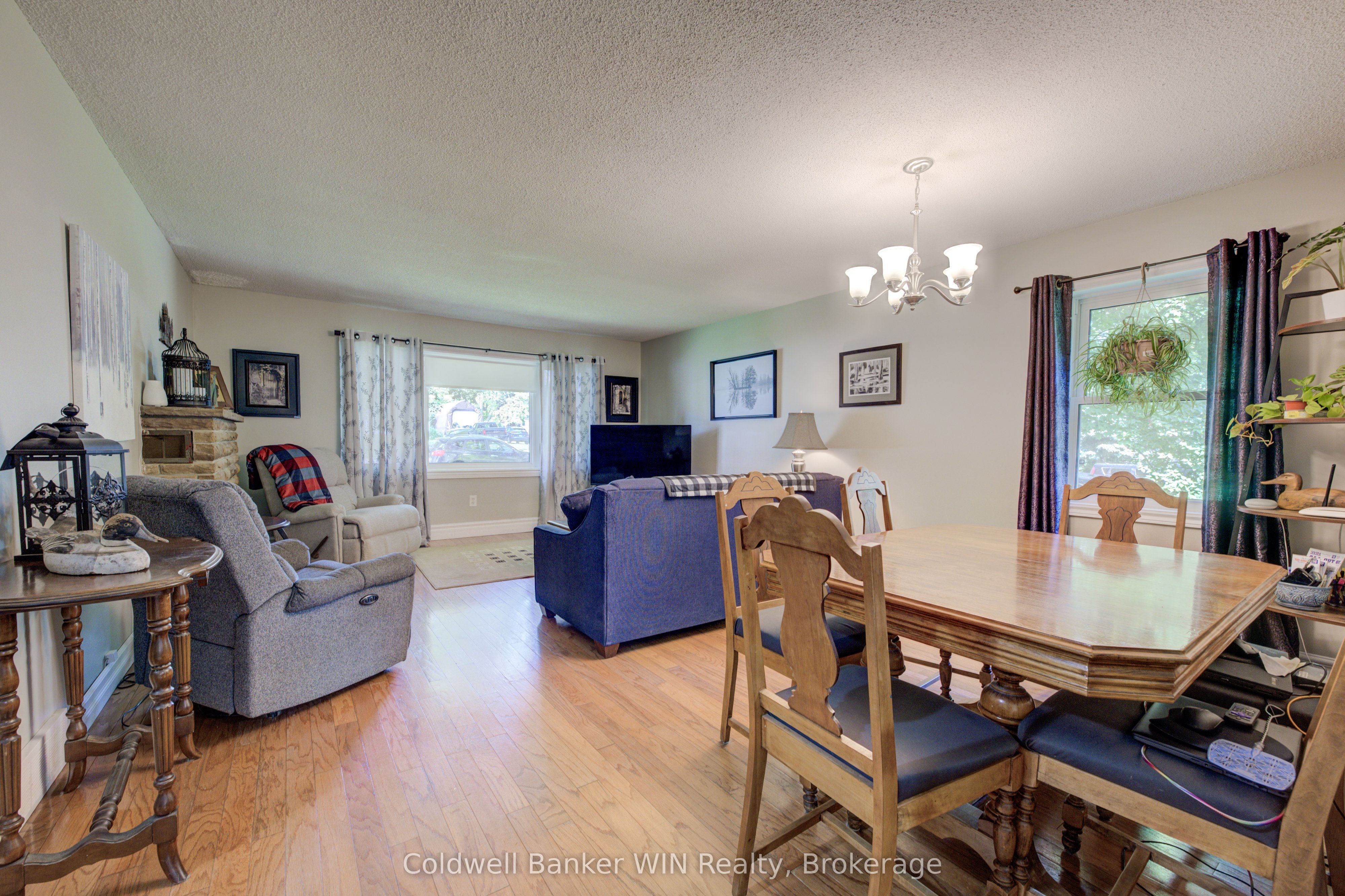 150 Normanby Street N Property Photo 12