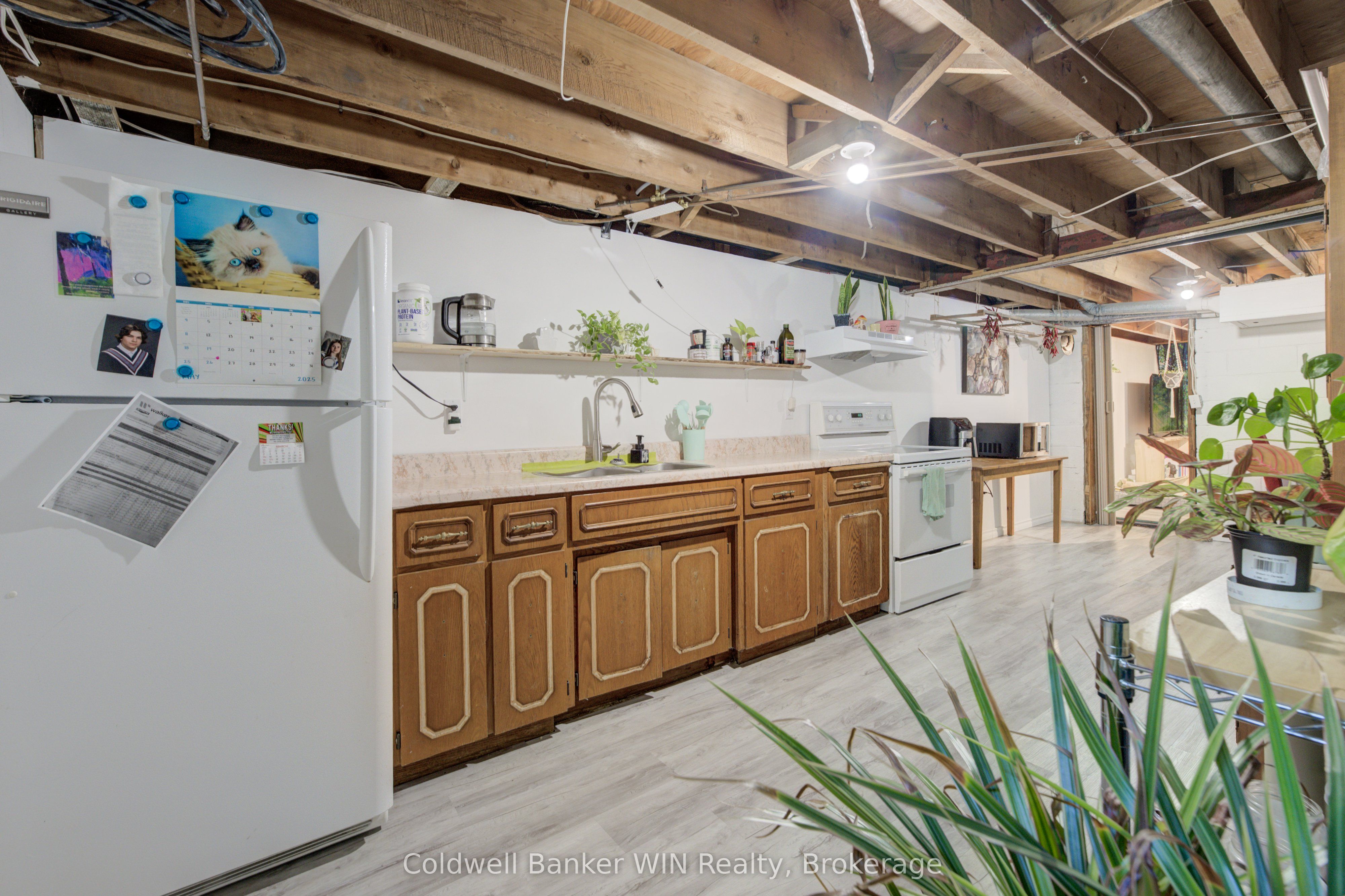 150 Normanby Street N Property Photo 19