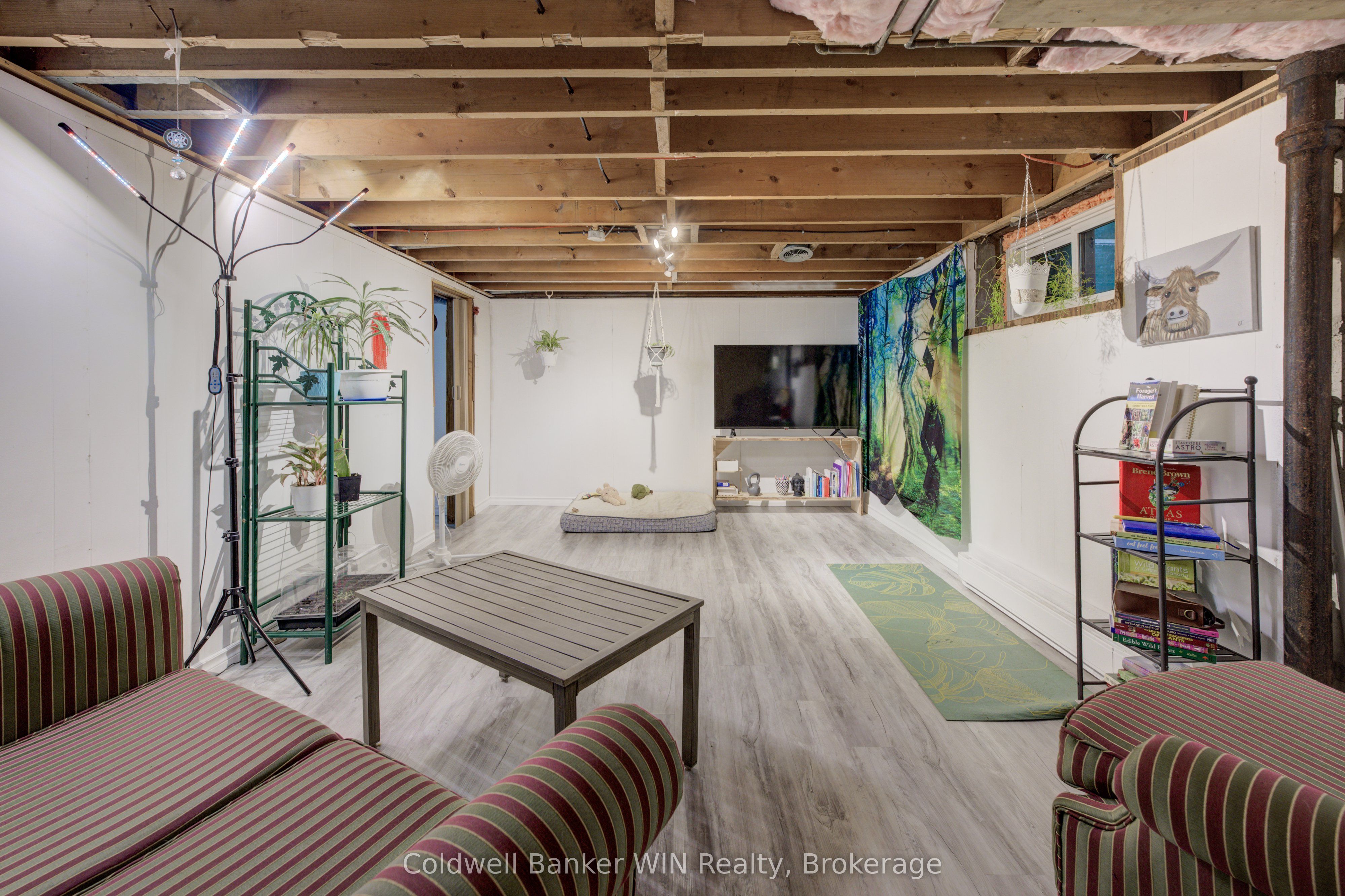 150 Normanby Street N Property Photo 22