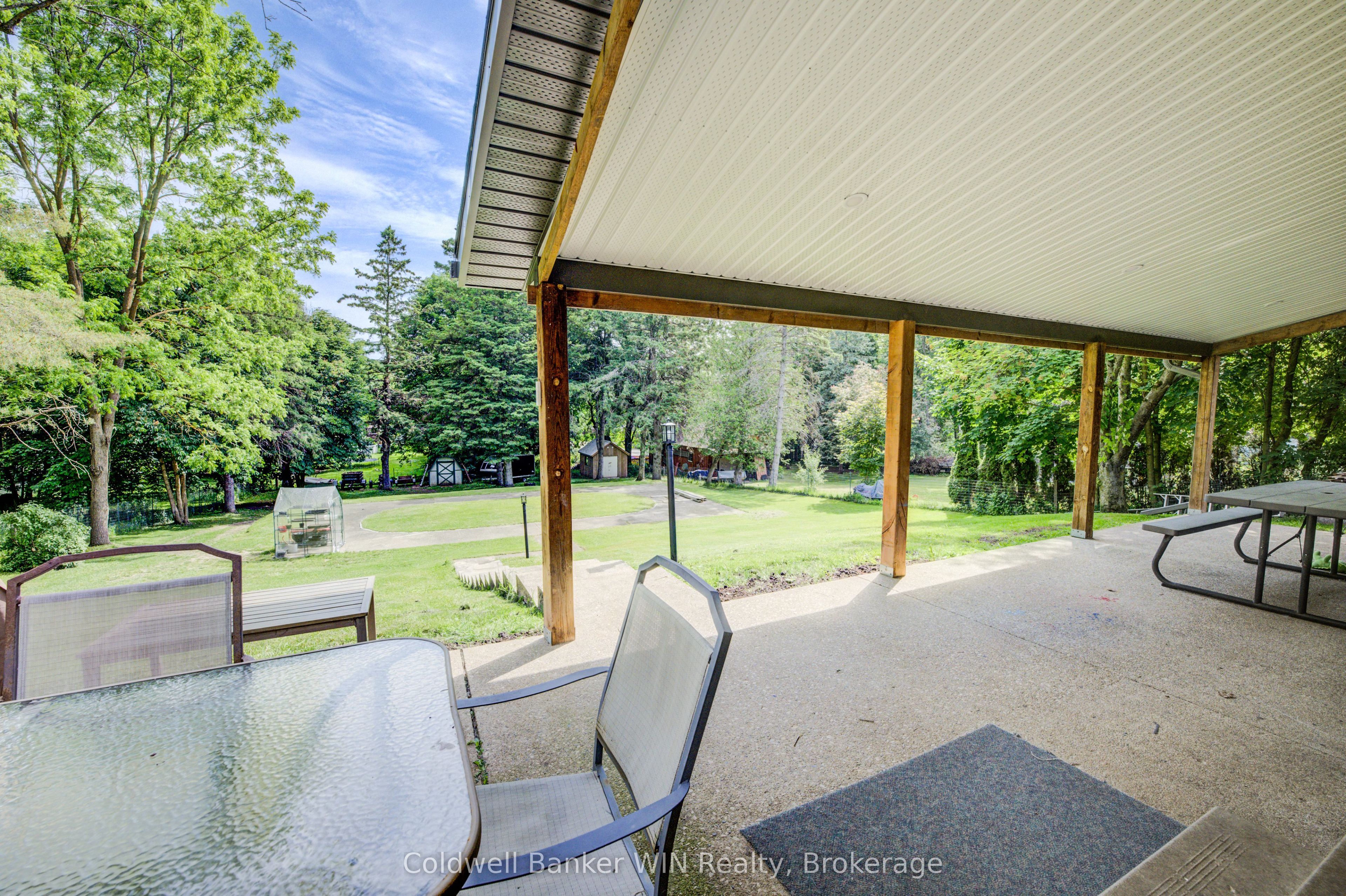 150 Normanby Street N Property Photo 26