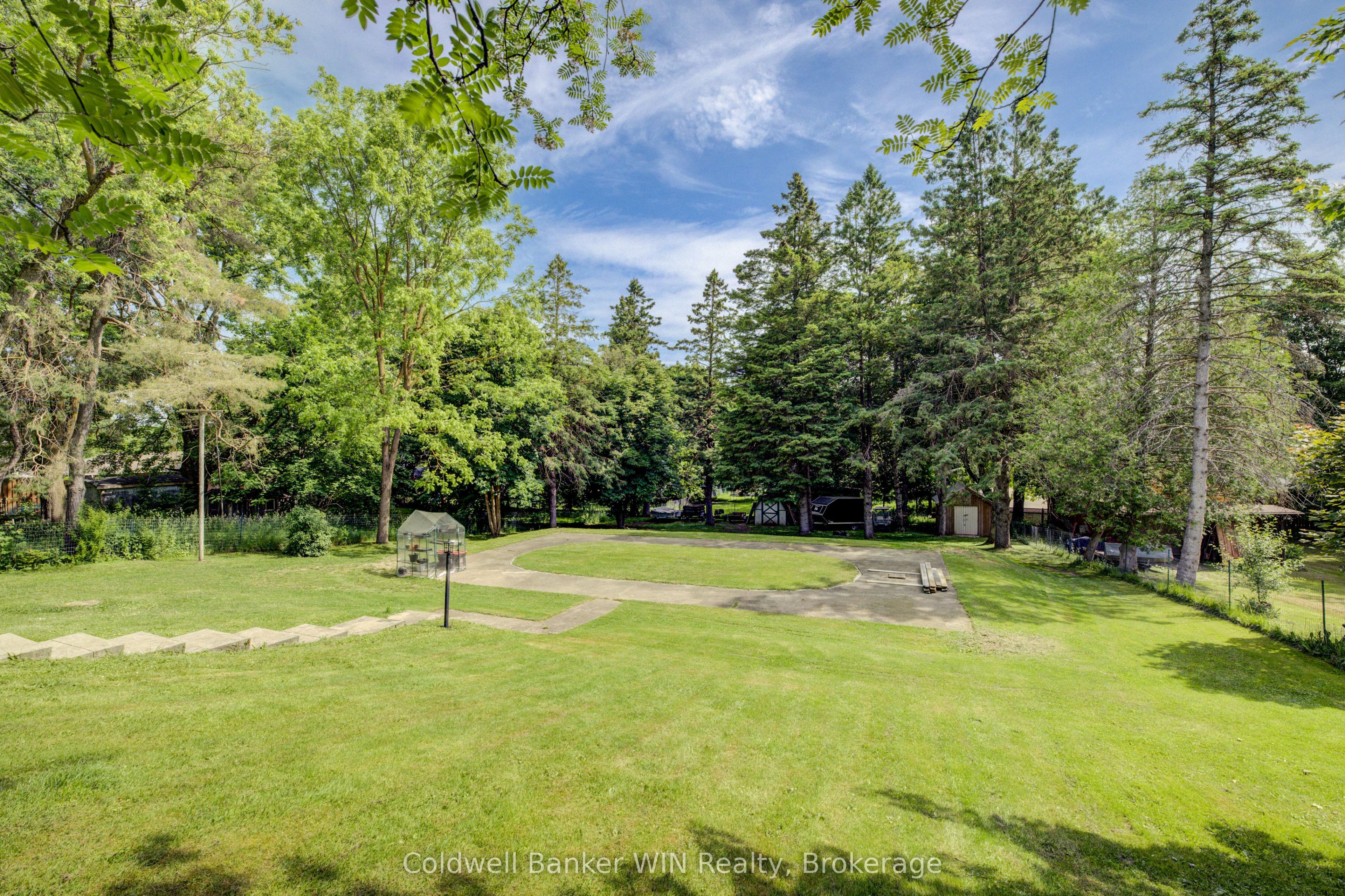 150 Normanby Street N Property Photo 31