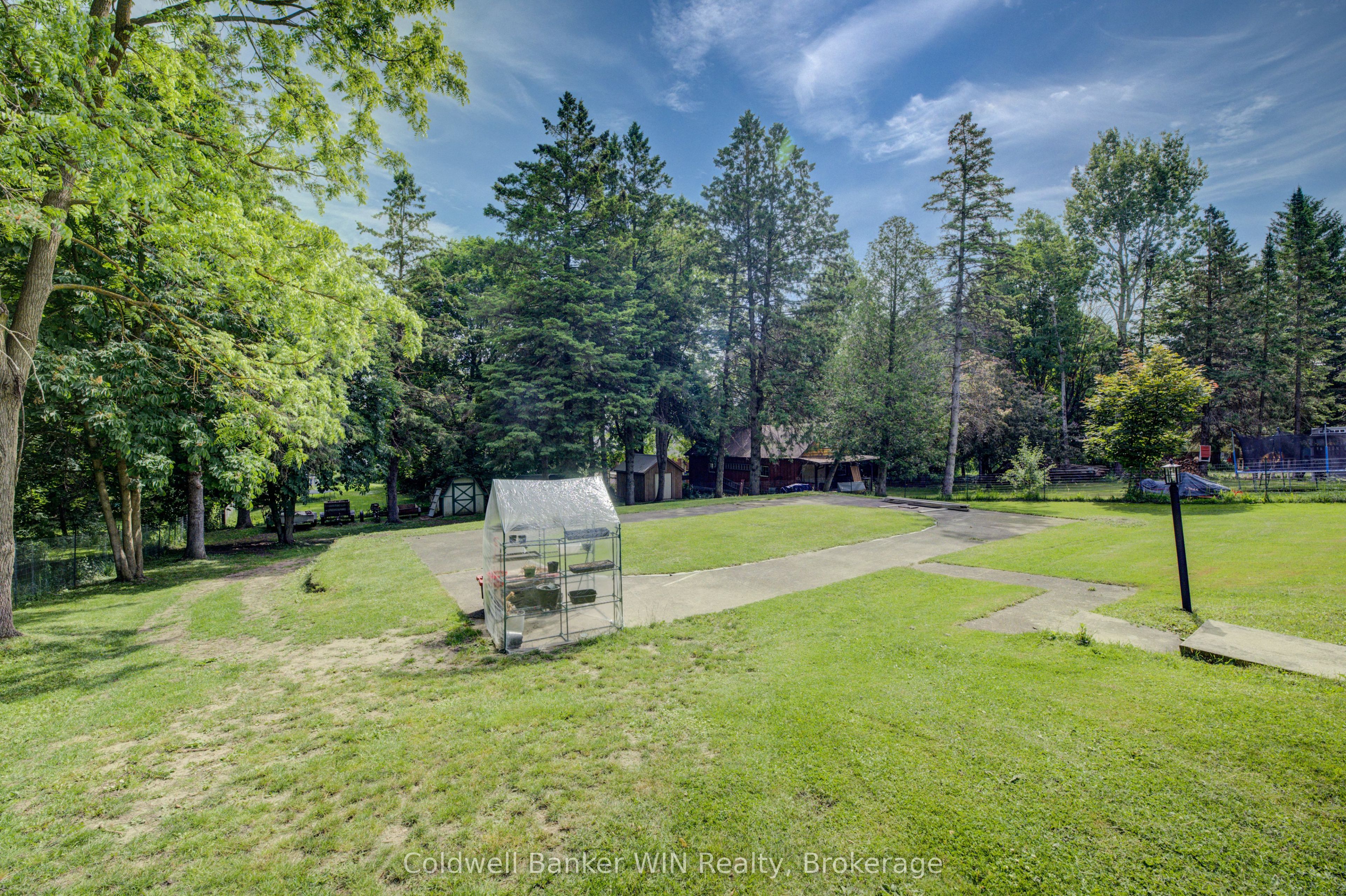 150 Normanby Street N Property Photo 35