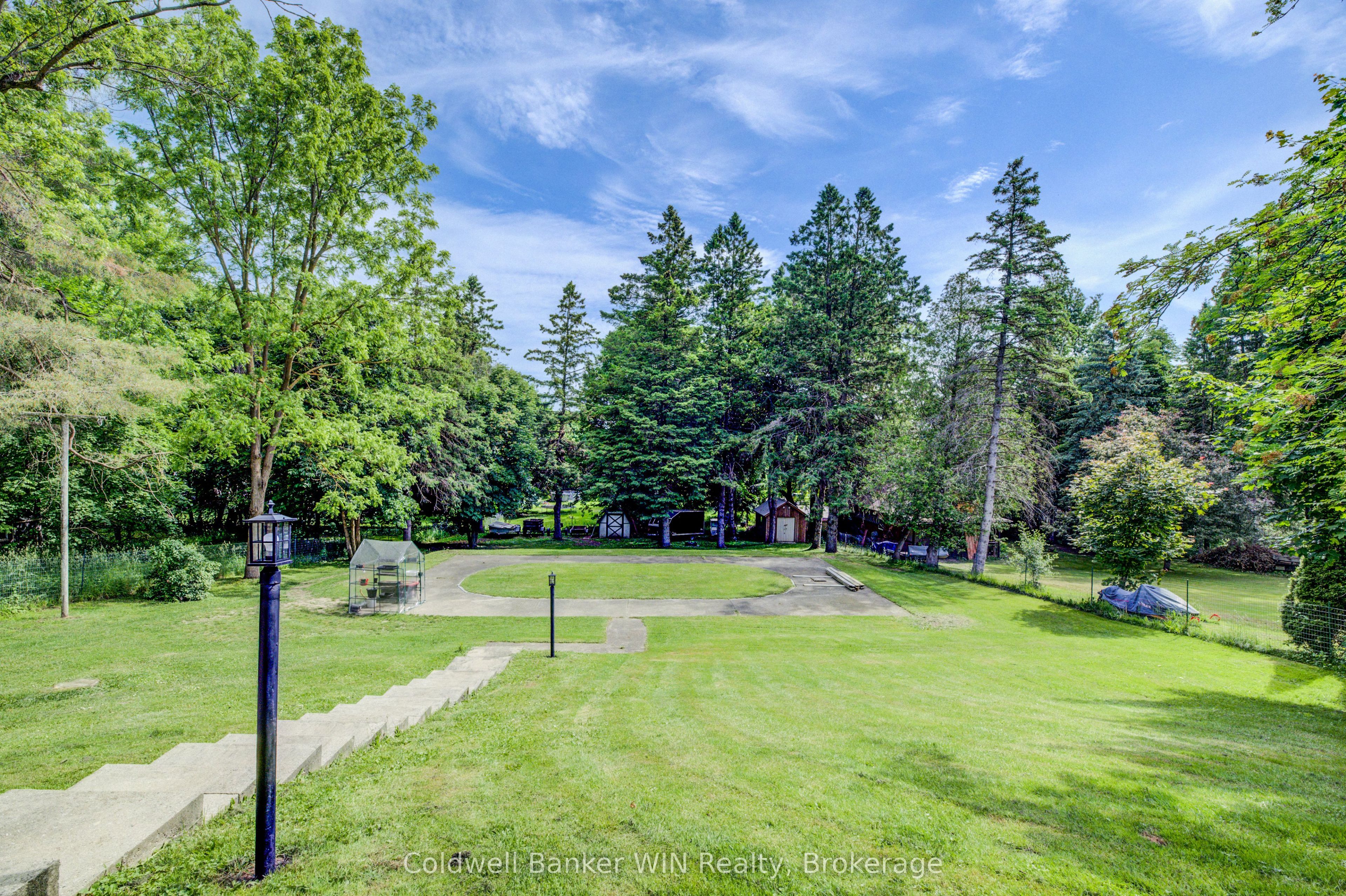150 Normanby Street N Property Photo 36