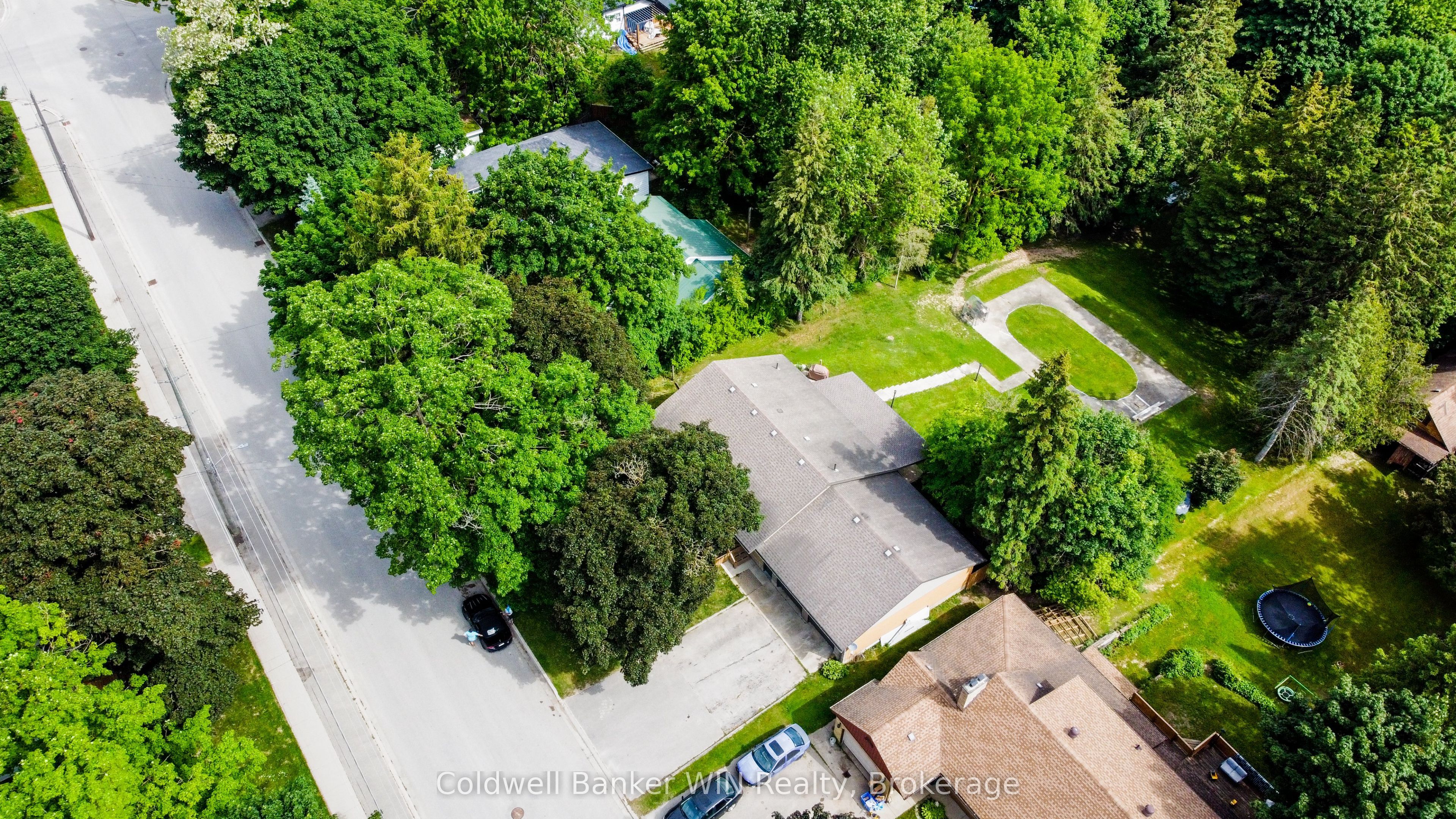150 Normanby Street N Property Photo 39