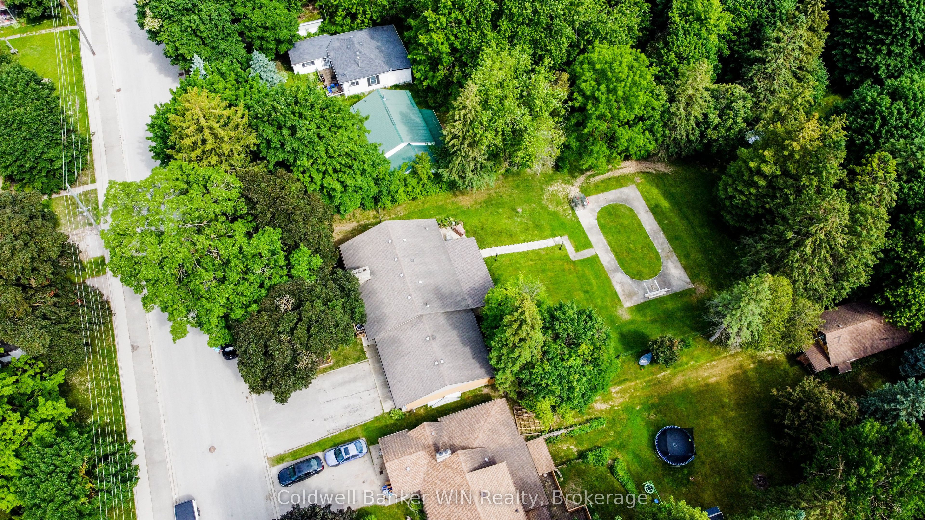 150 Normanby Street N Property Photo 40