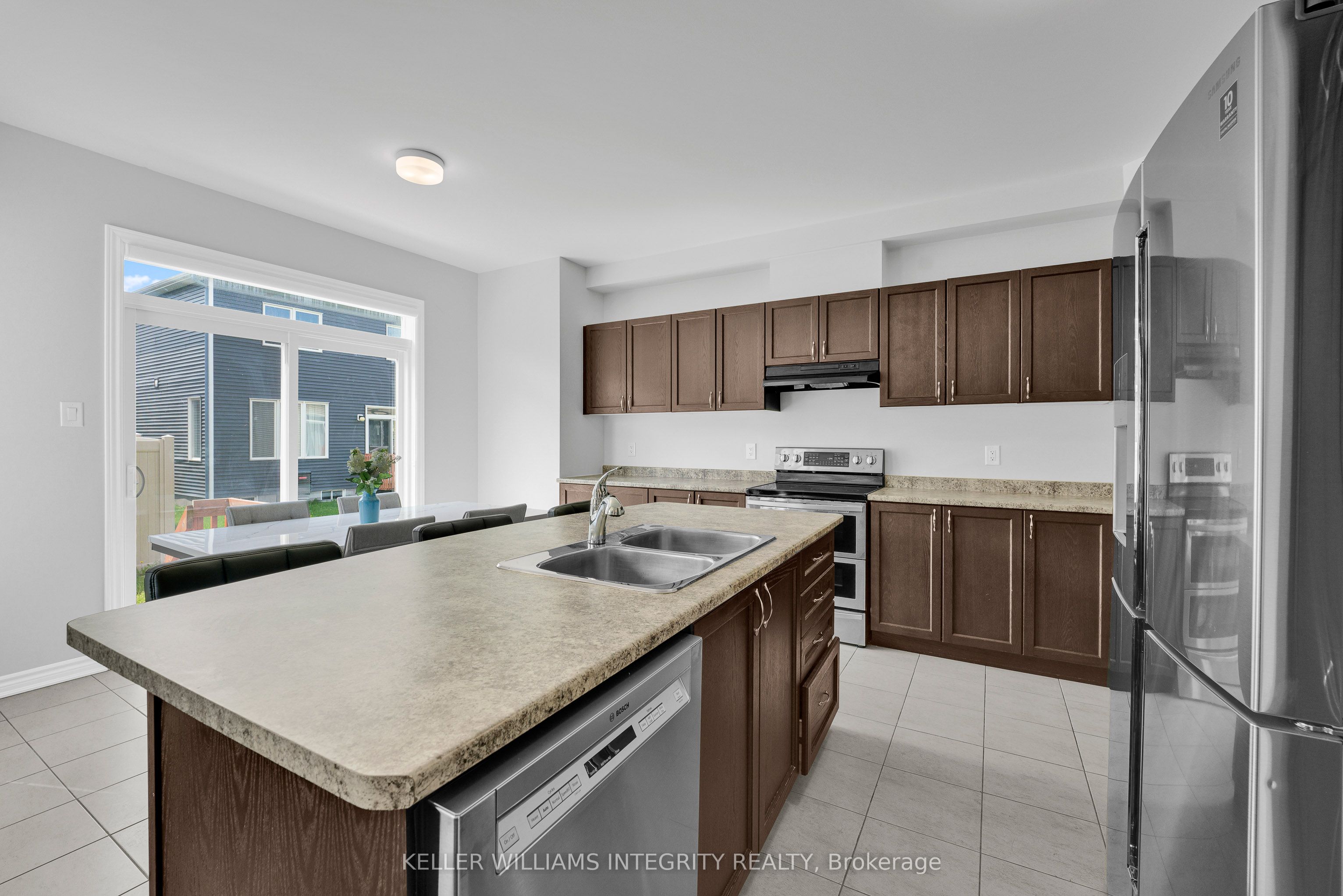 482 Alcor Terrace Property Photo 15