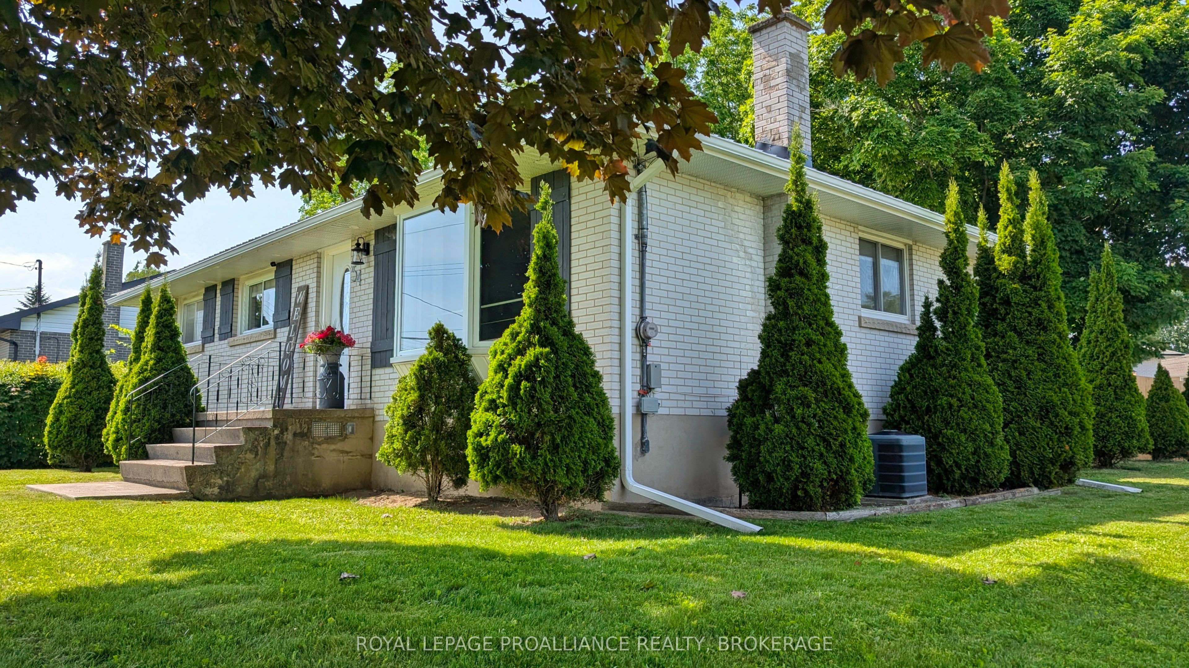 54 Amherst Drive Property Photo 1