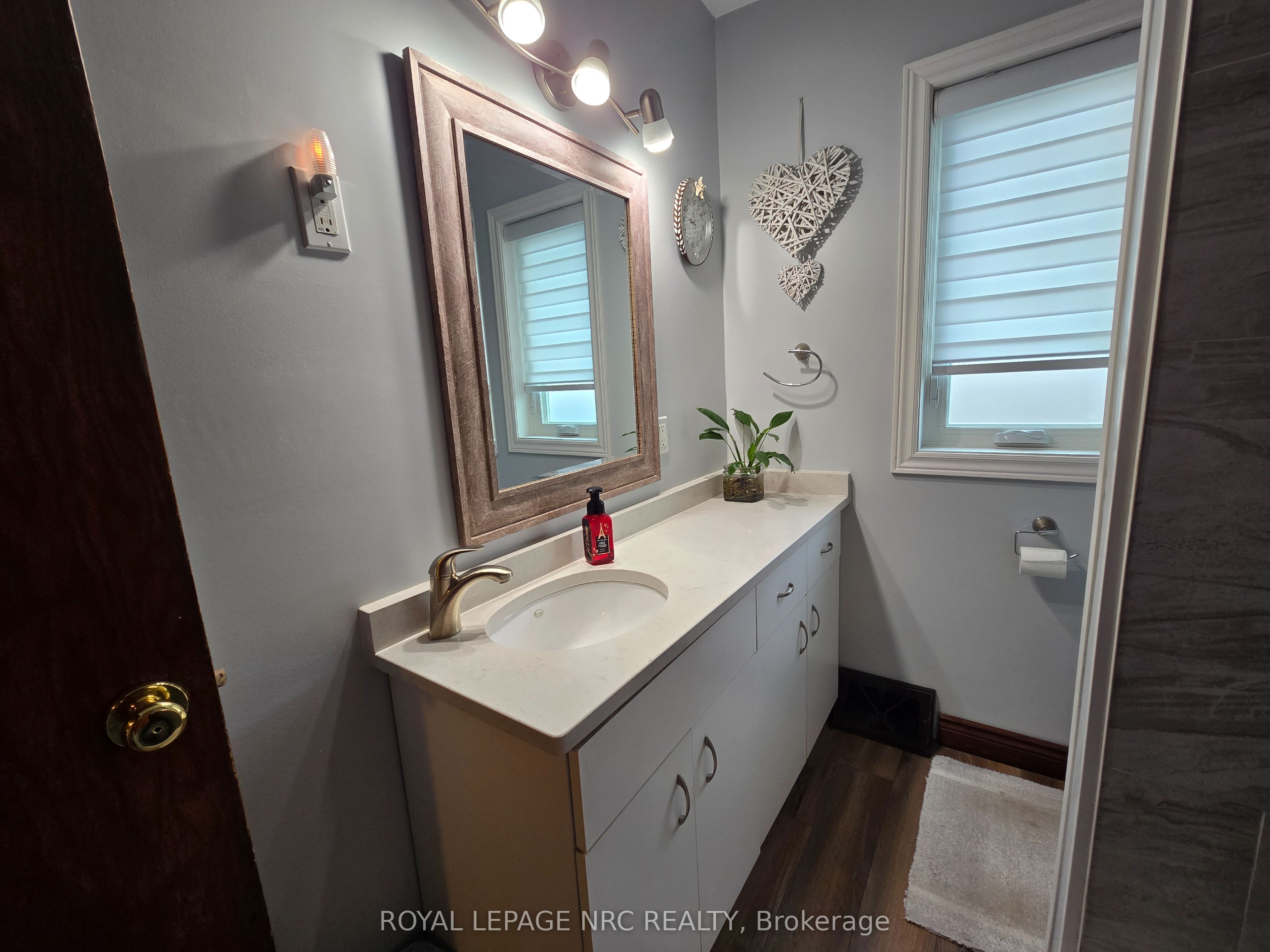 77 Gilmore Road Upper Unit Property Photo 11