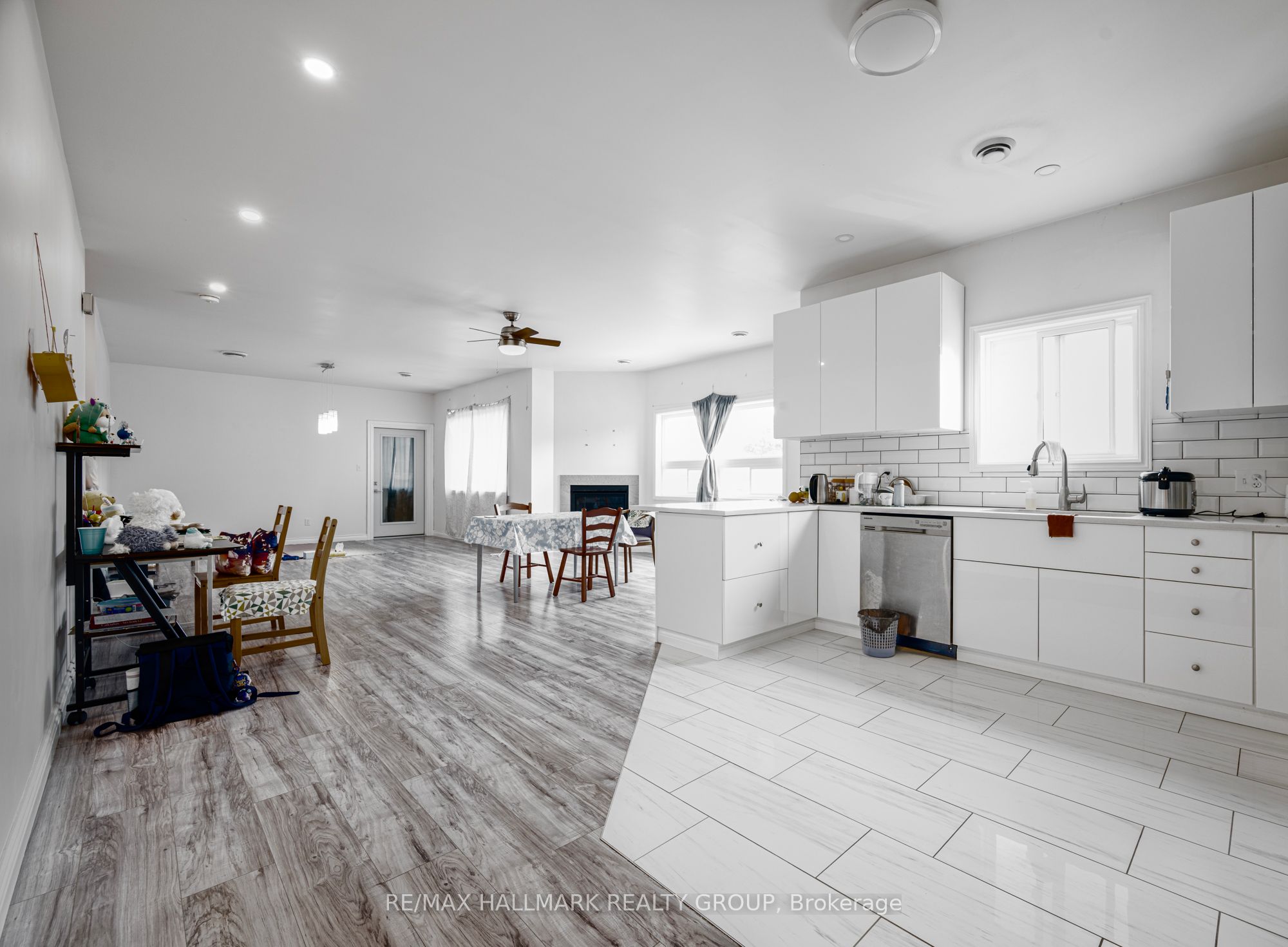105 W 111 Broadway Street W 2 Property Photo 7