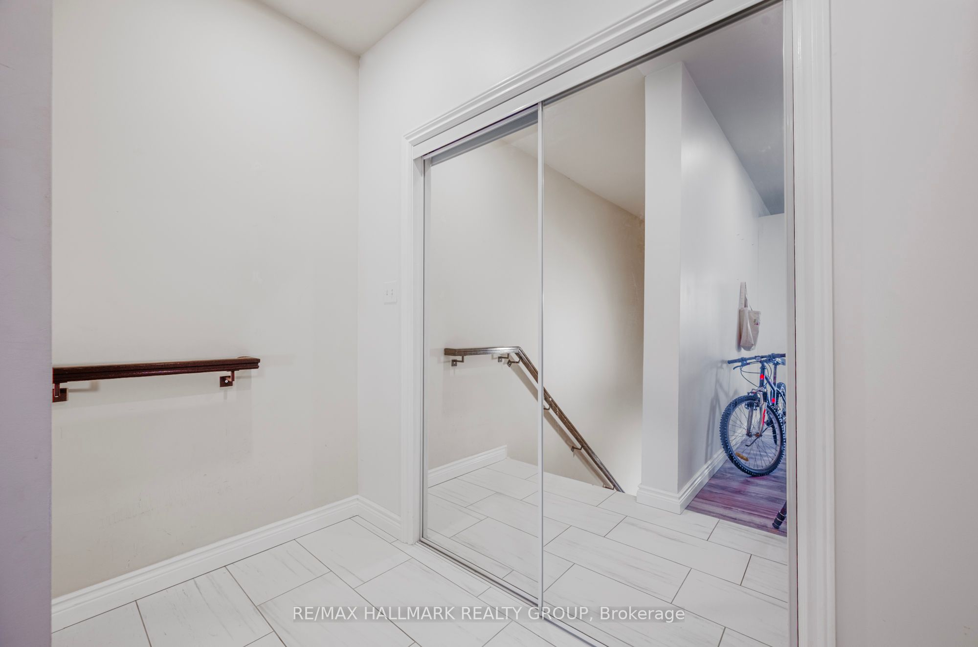 105 W 111 Broadway Street W 2 Property Photo 14
