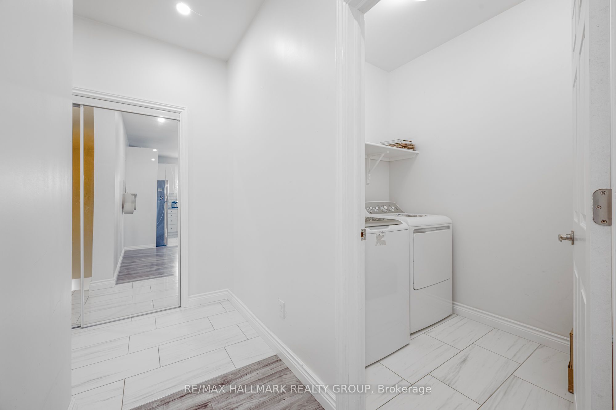105 W 111 Broadway Street W 2 Property Photo 15