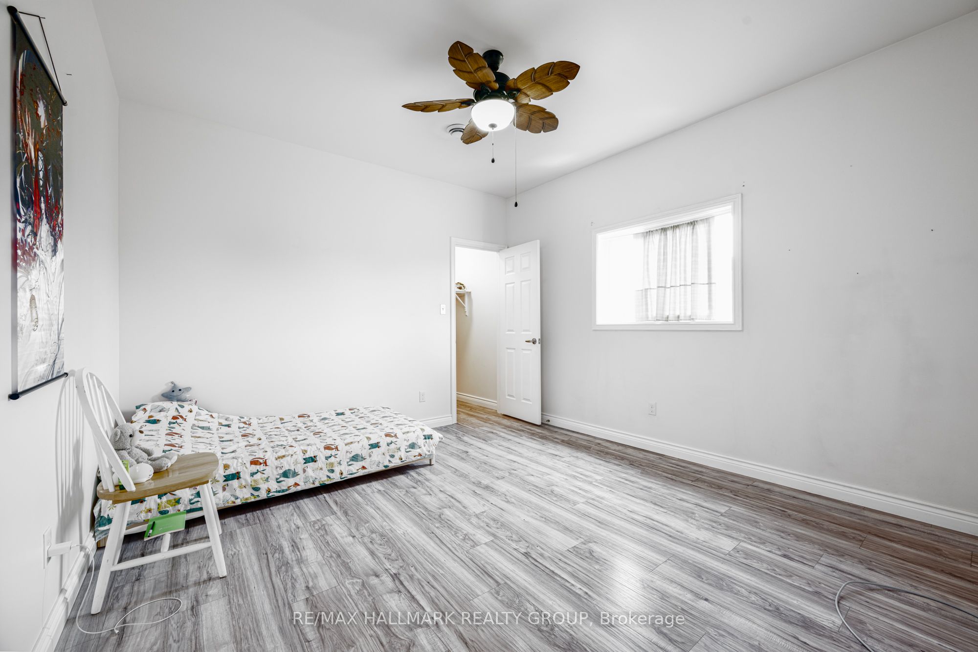 105 W 111 Broadway Street W 2 Property Photo 16