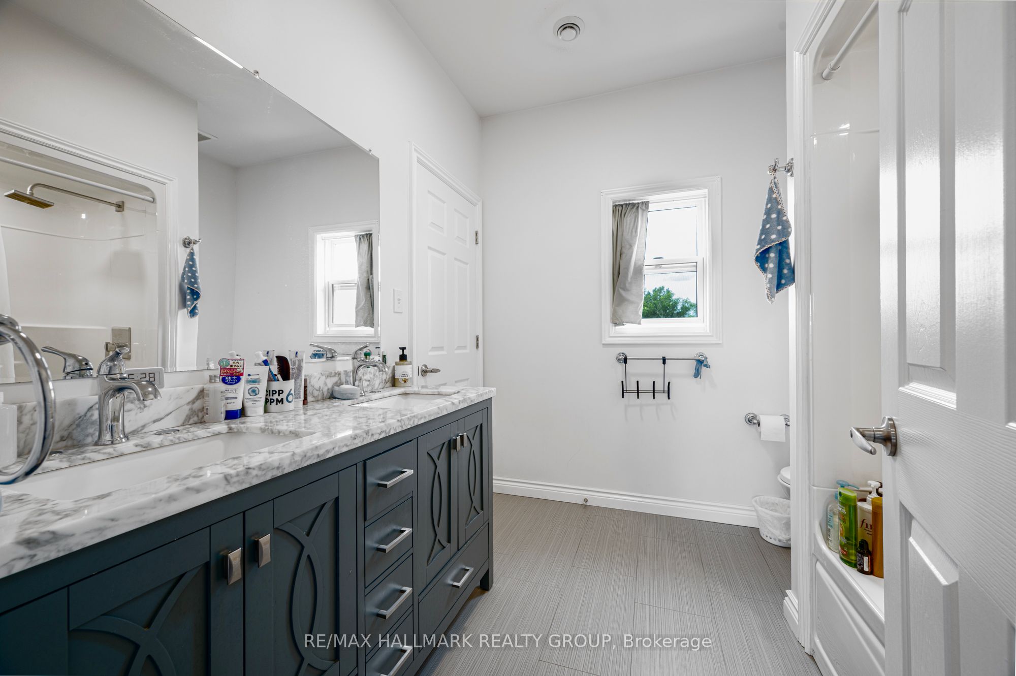 105 W 111 Broadway Street W 2 Property Photo 18