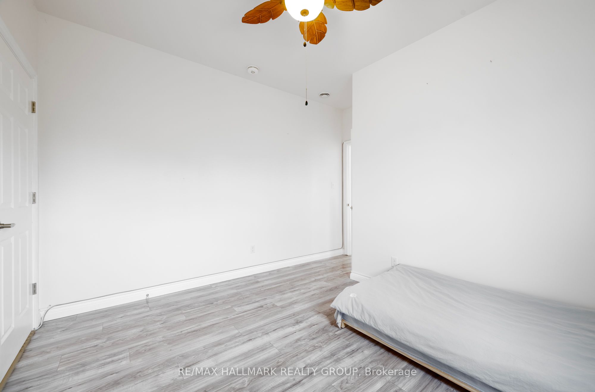 105 W 111 Broadway Street W 2 Property Photo 21