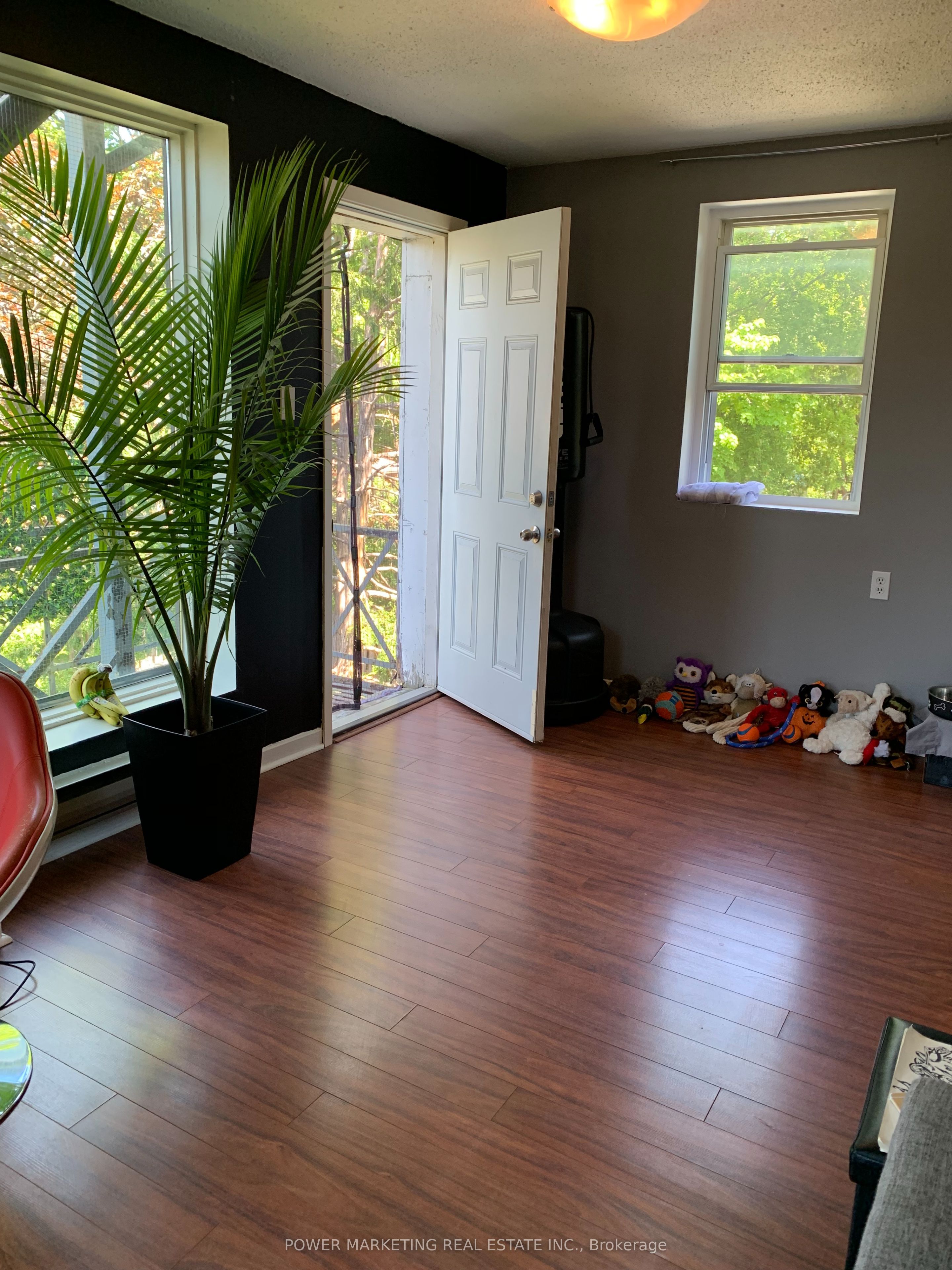 279 St Andrew Street Property Photo 8