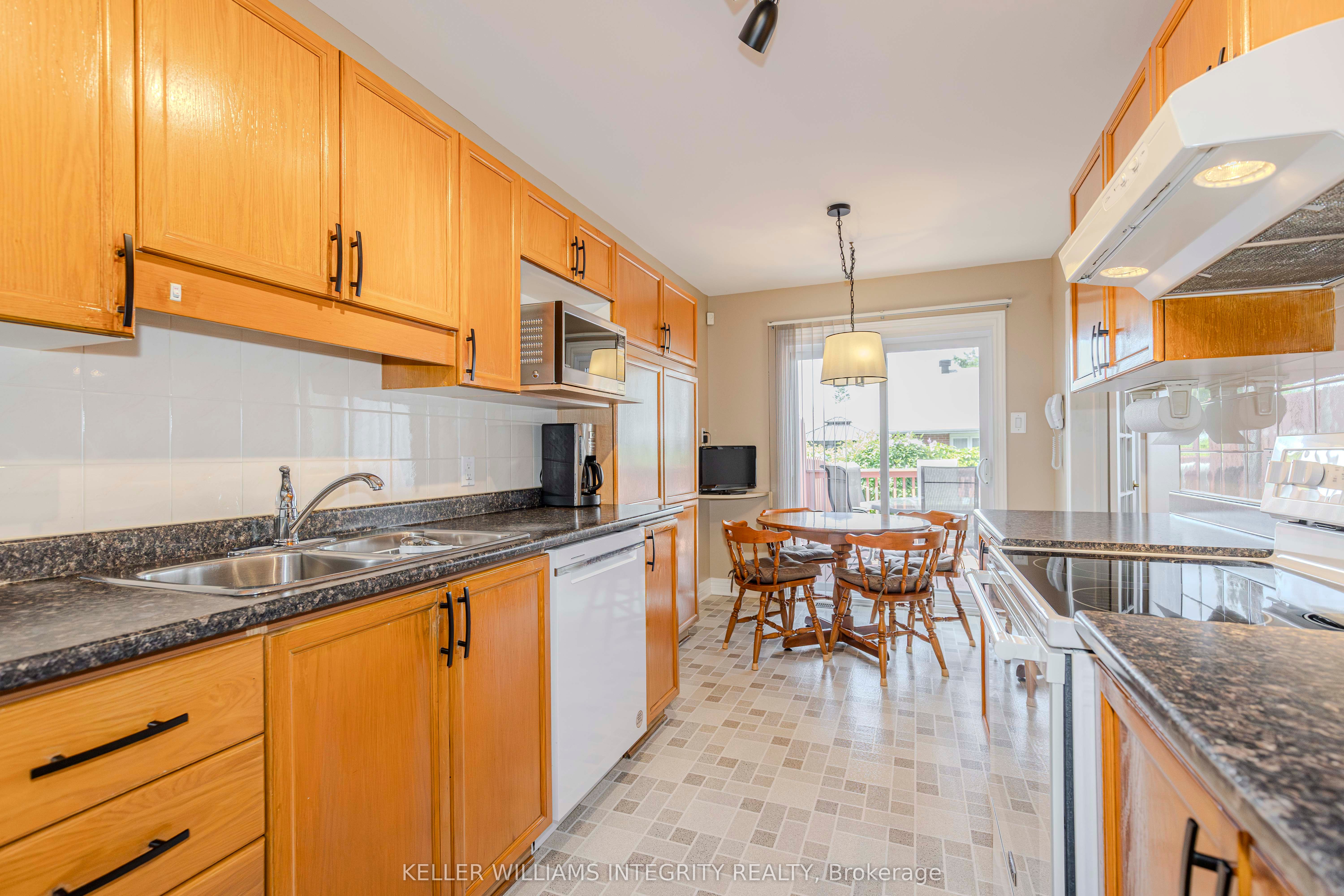 177 Thornbury Crescent Property Photo 15
