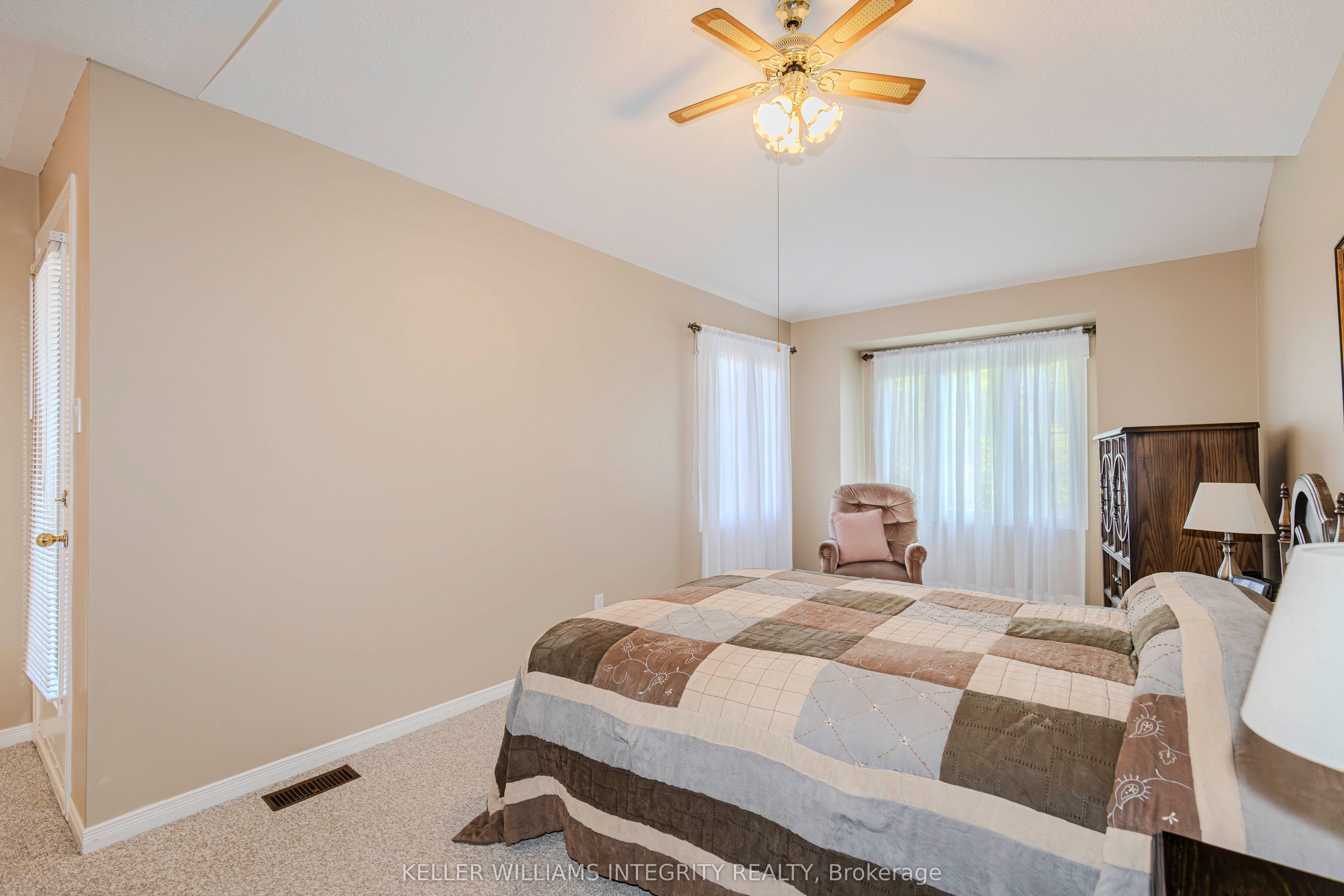 177 Thornbury Crescent Property Photo 24
