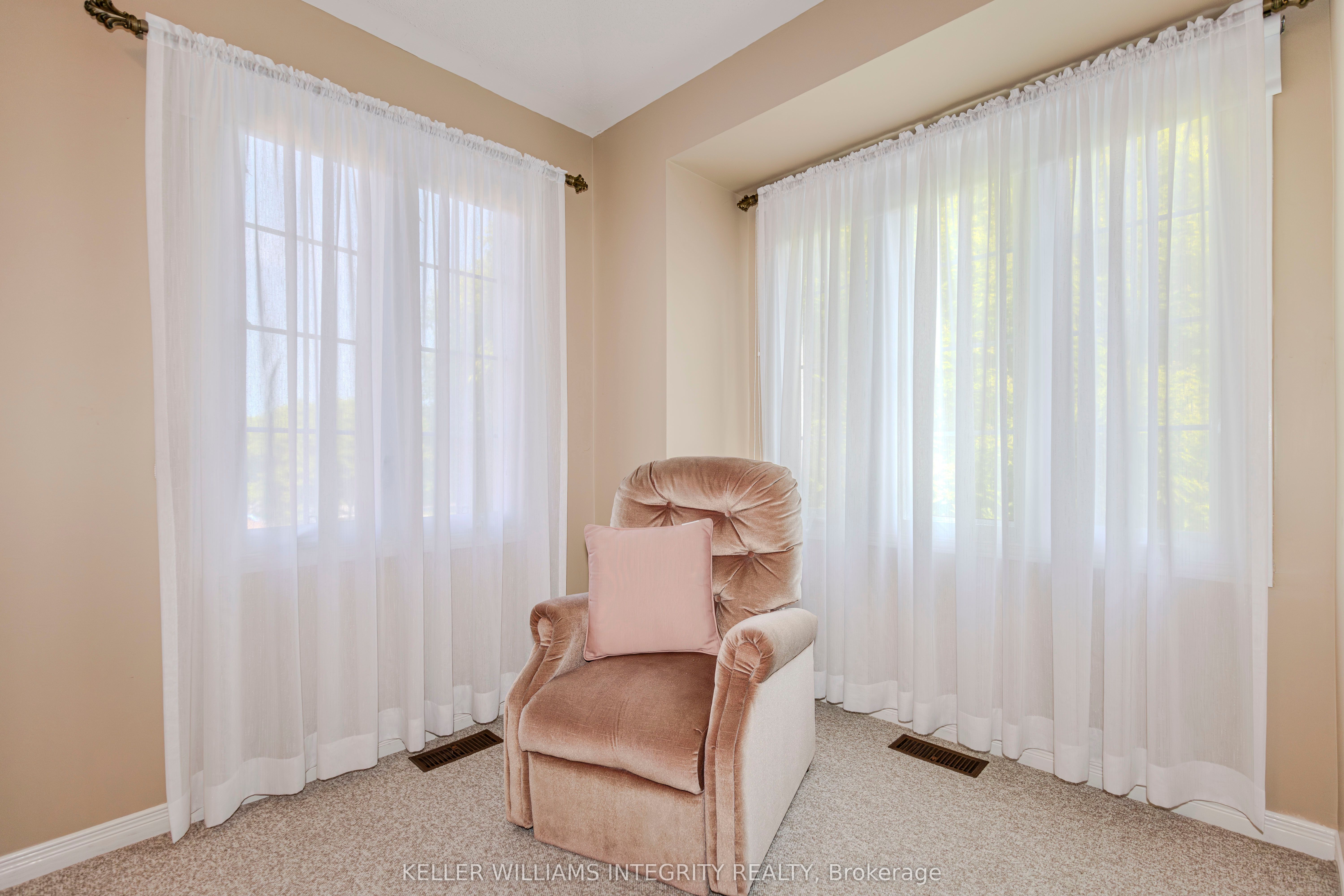 177 Thornbury Crescent Property Photo 25
