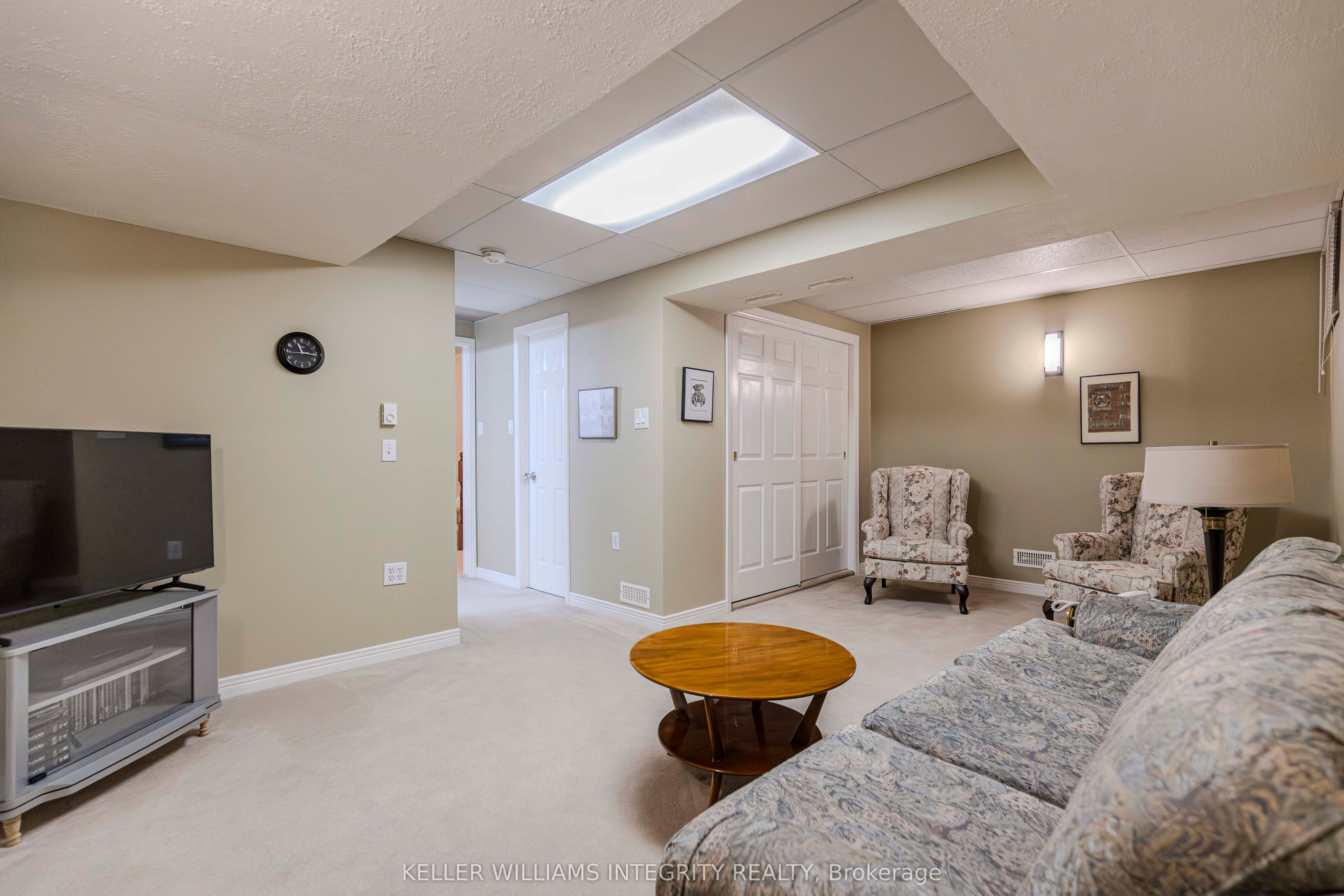 177 Thornbury Crescent Property Photo 38