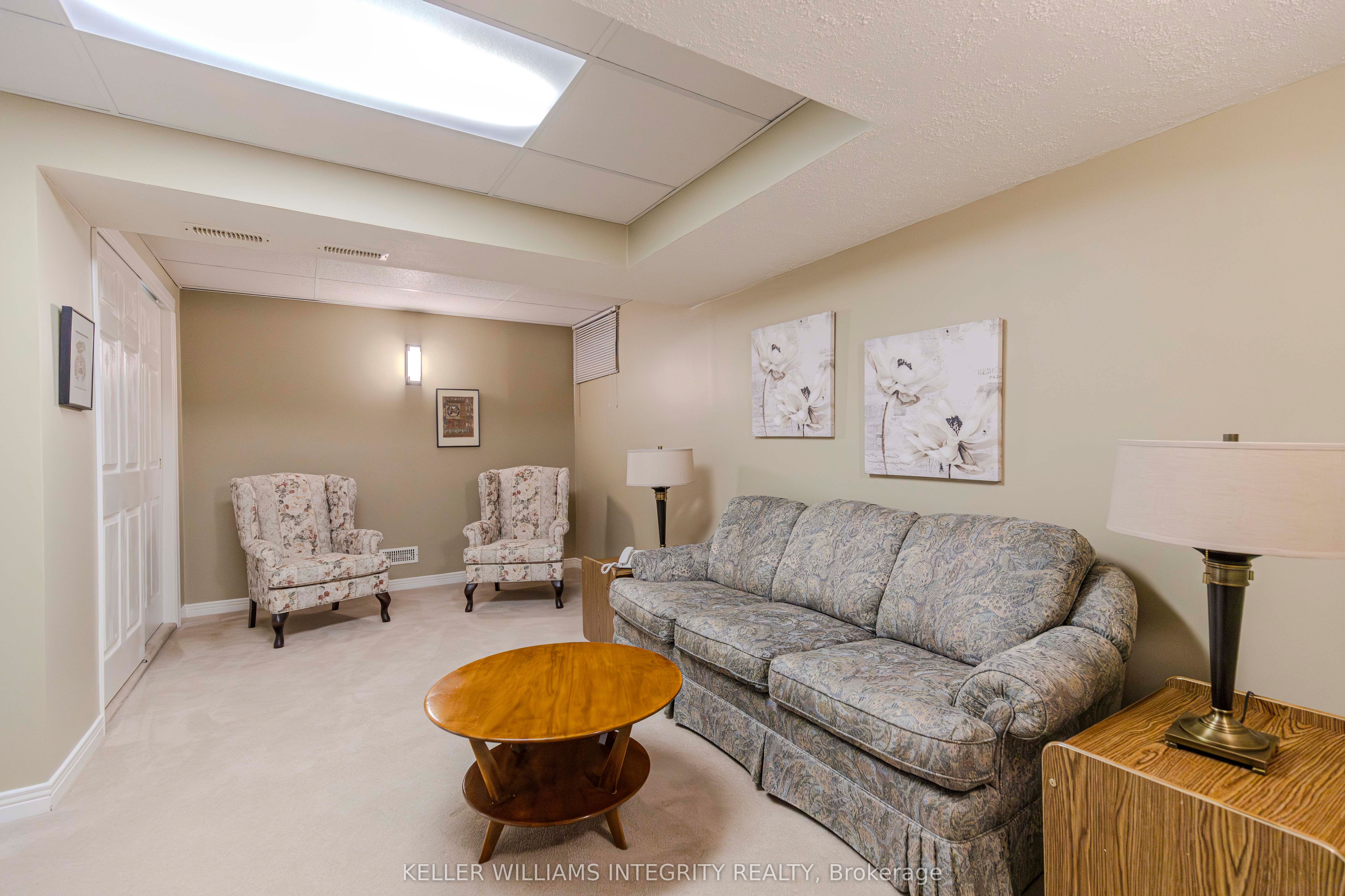 177 Thornbury Crescent Property Photo 40