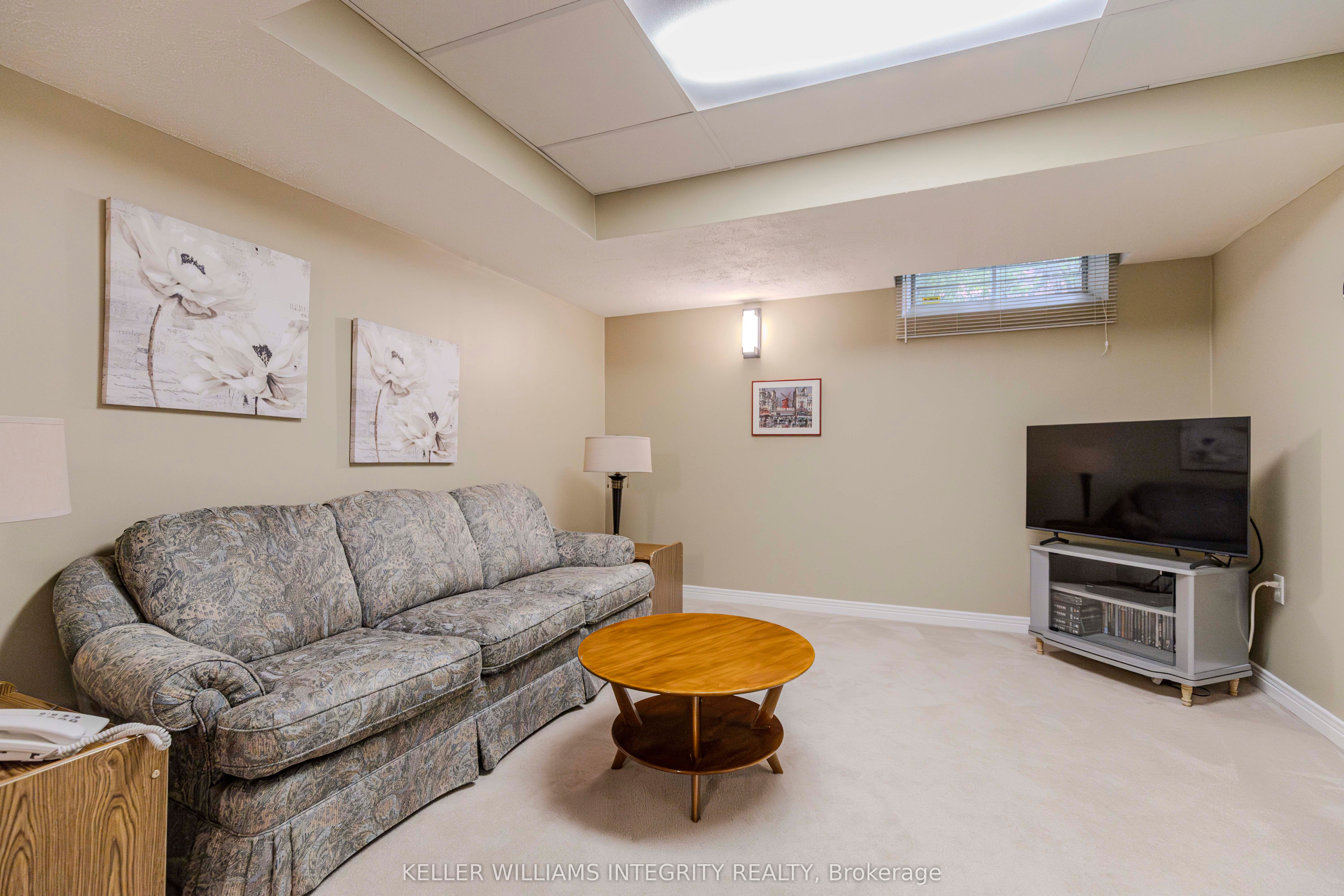 177 Thornbury Crescent Property Photo 41