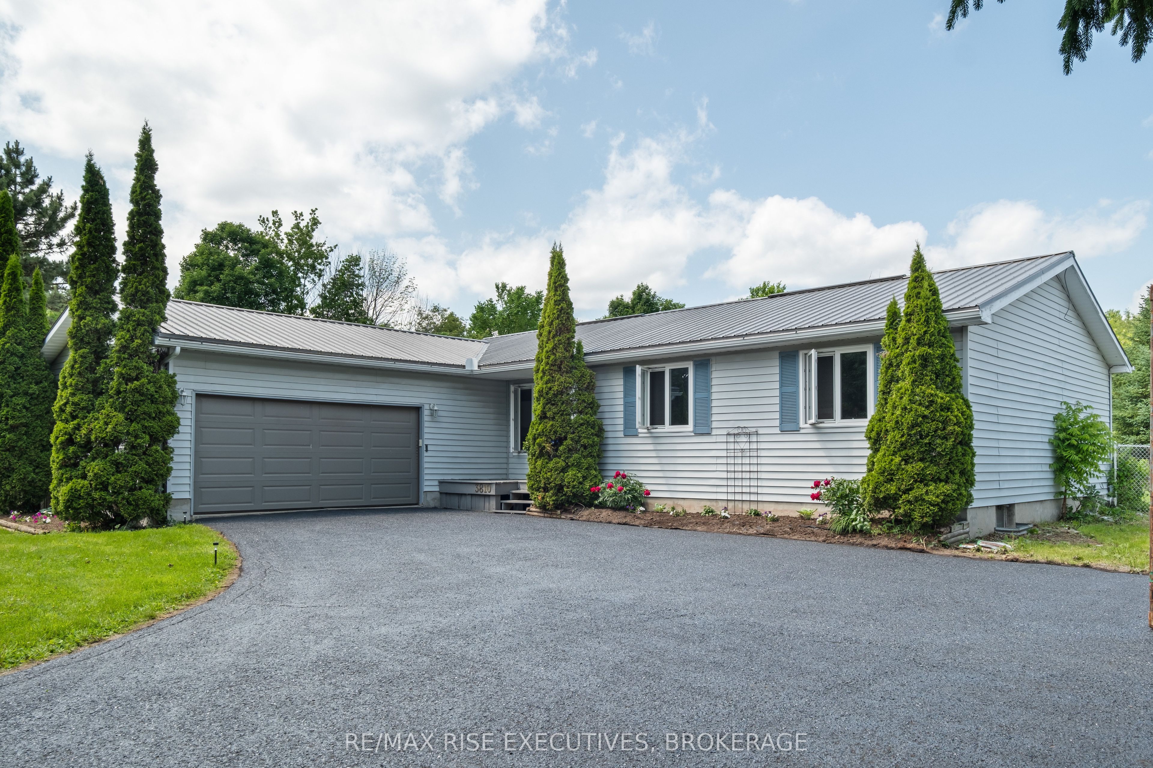 3810 Maple Crest Ct