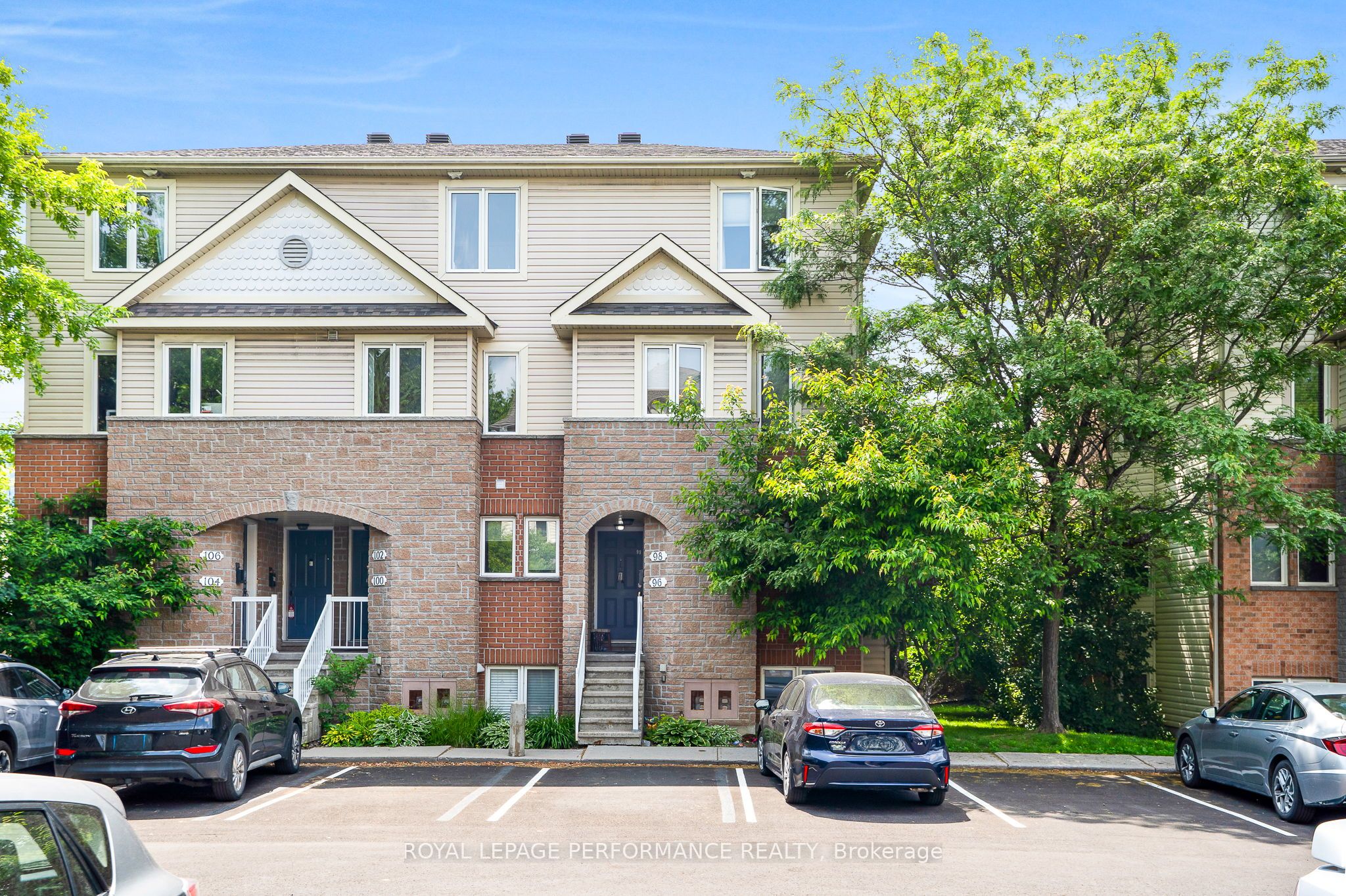 #25 - 96 Strathaven Private
