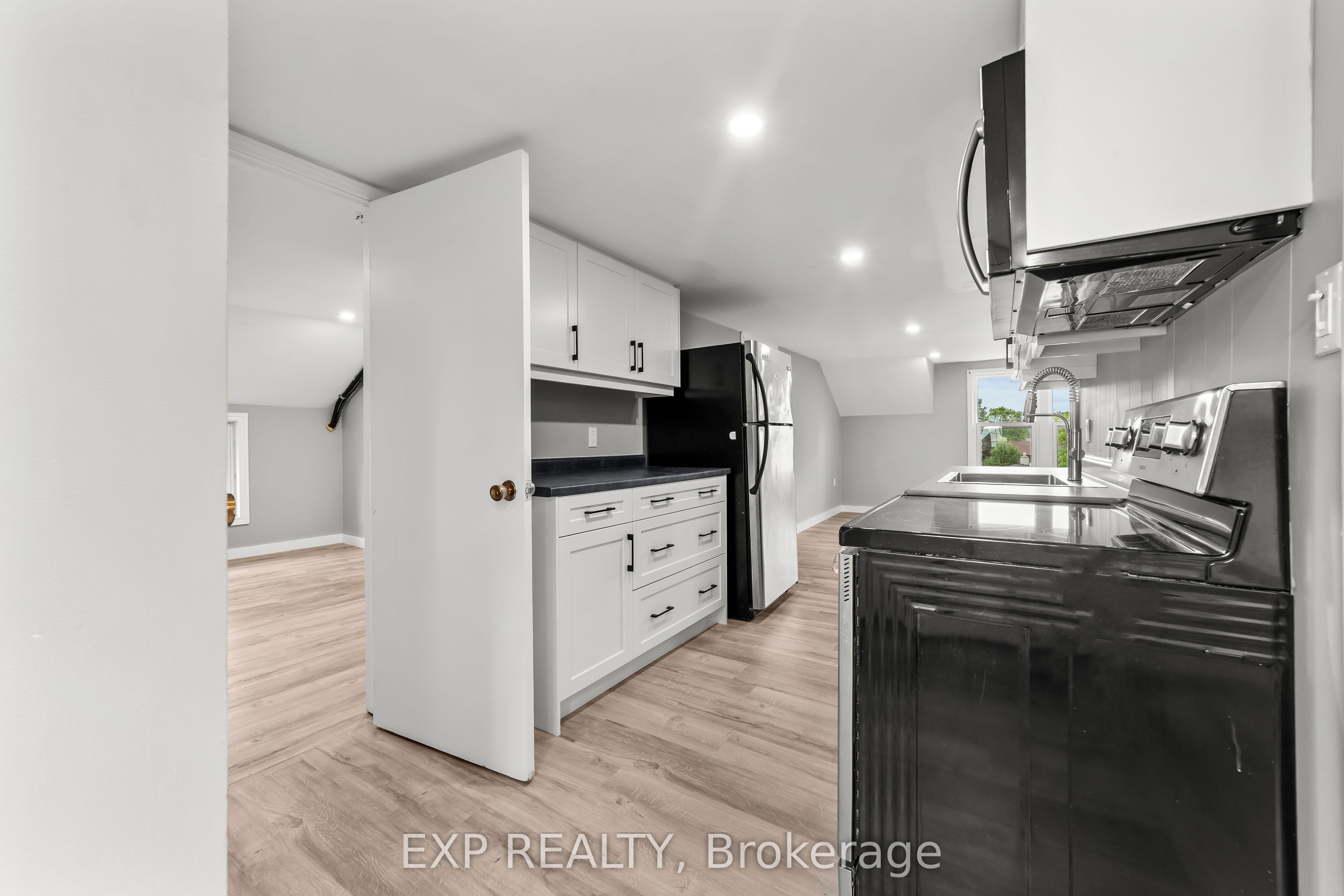 50 Fairview Avenue Property Photo 10