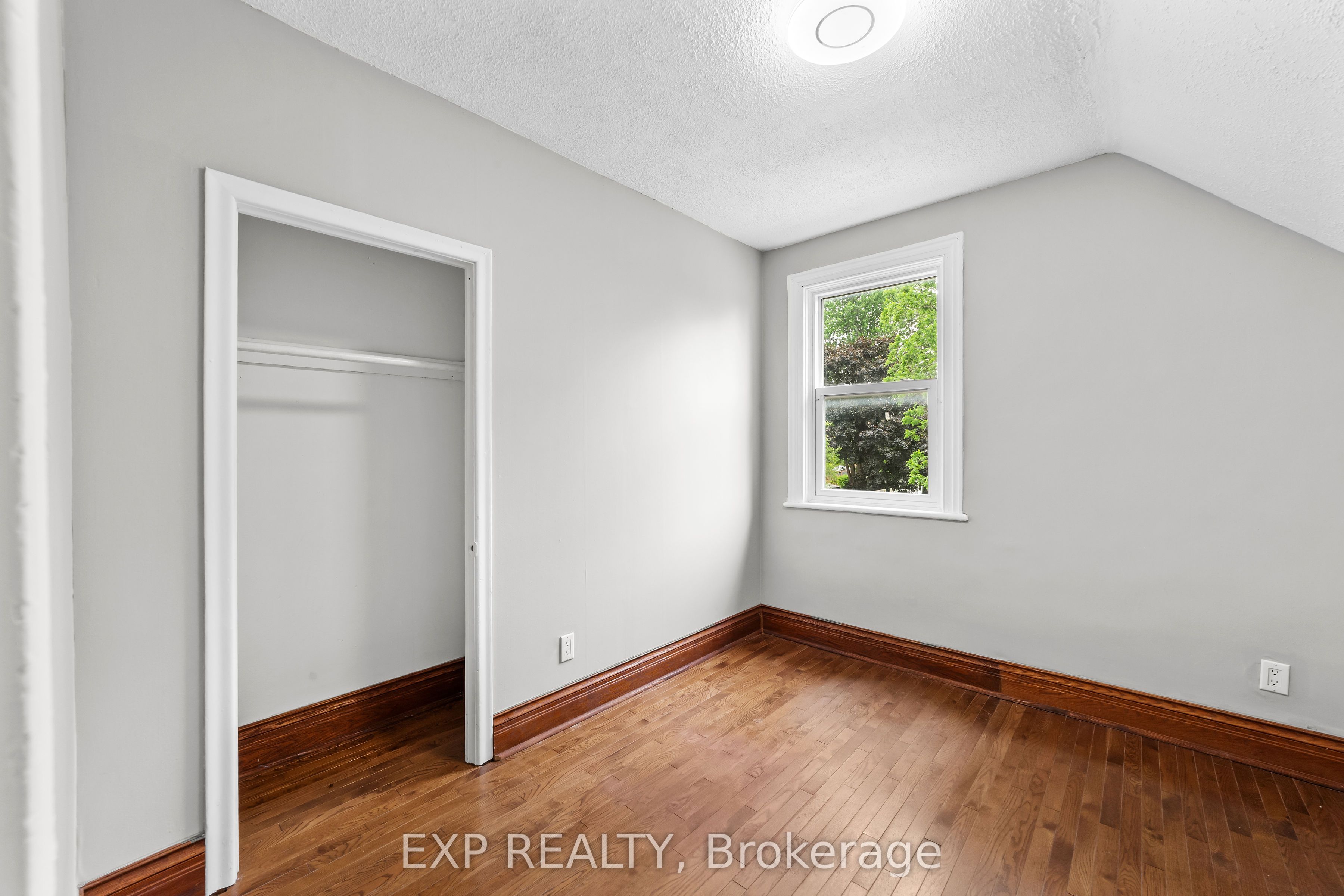 50 Fairview Avenue Property Photo 21
