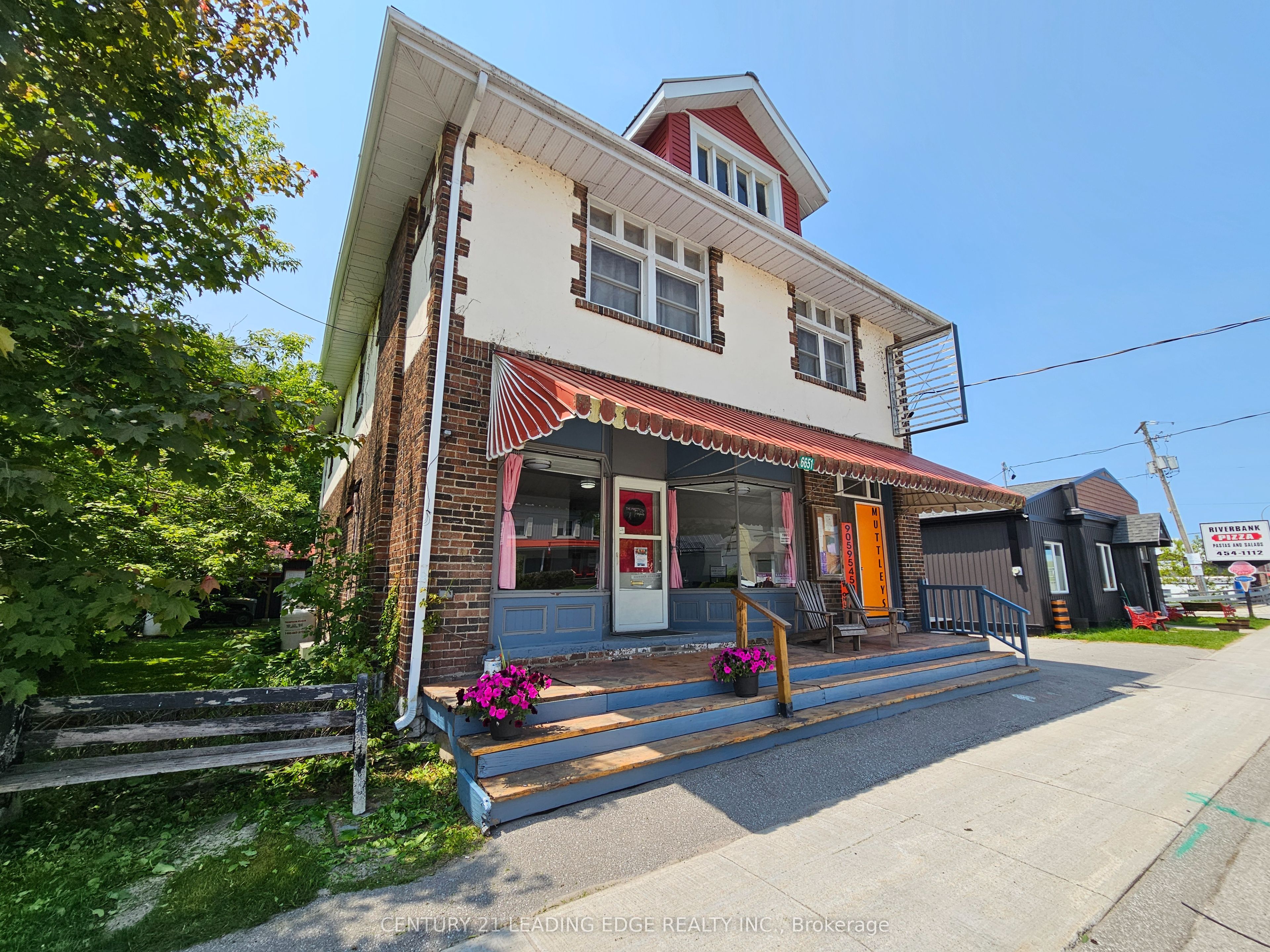 6651 Highway 35 Property Photo 1
