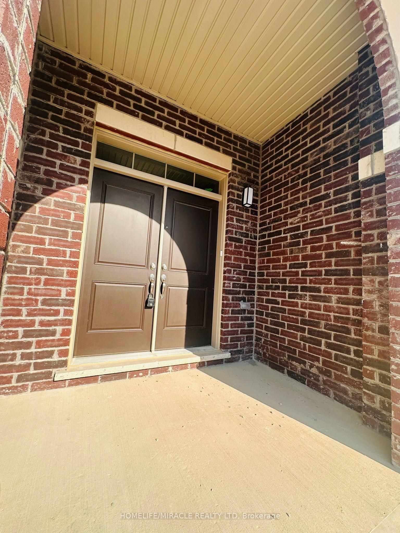 137 Dingman Street Property Photo 3