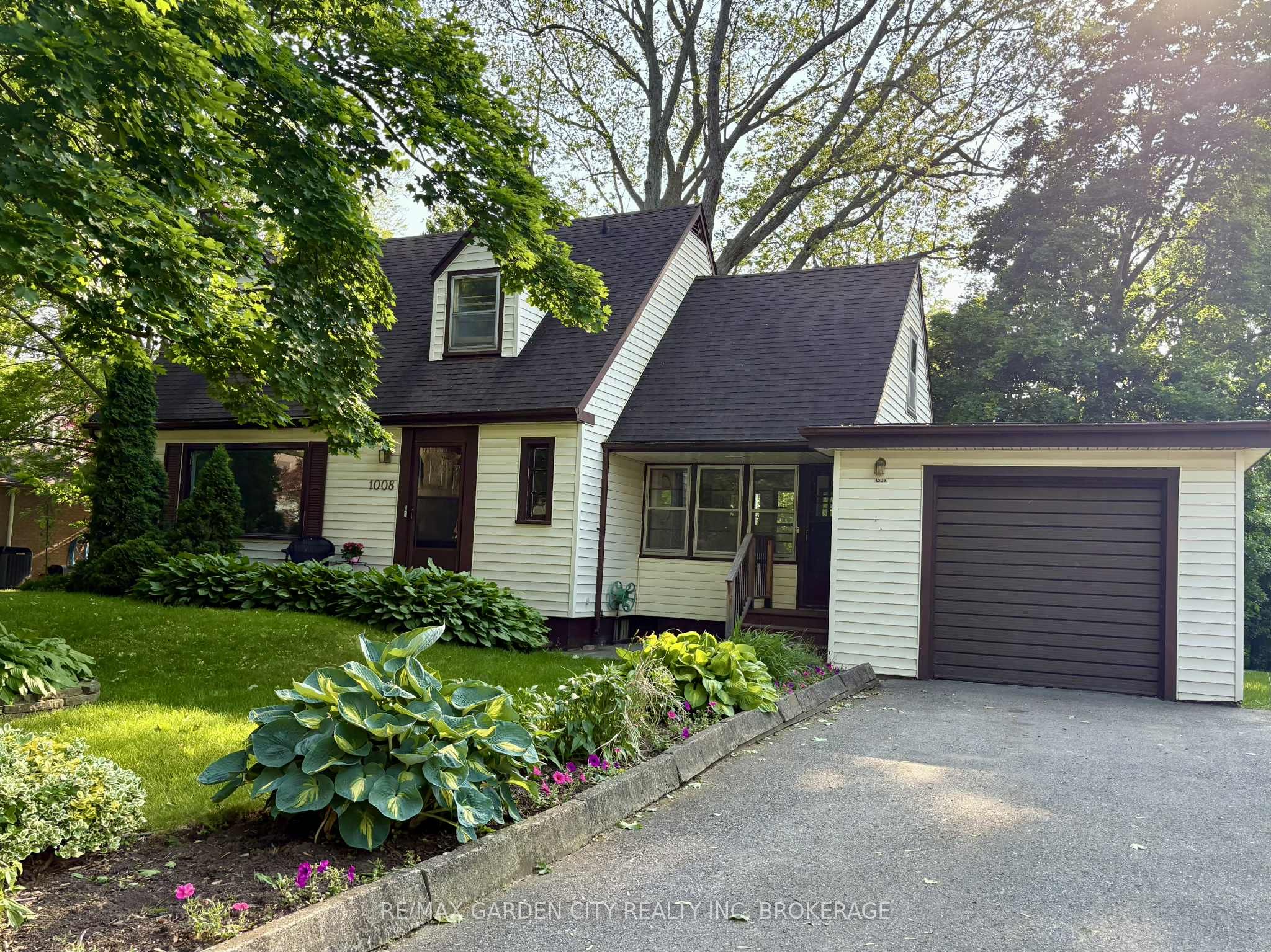 1008 Haist St Property Photo 1