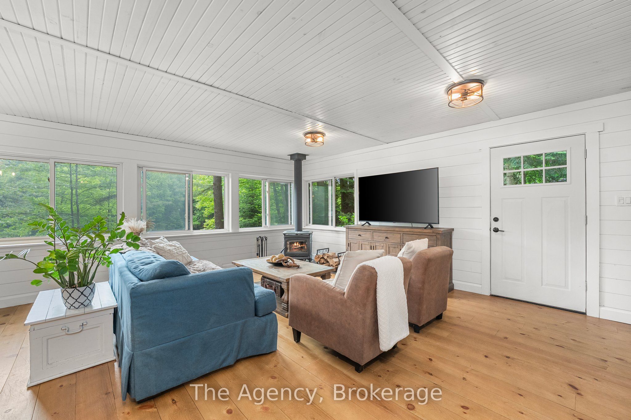 1333 Sherwood Forest Road Property Photo 4