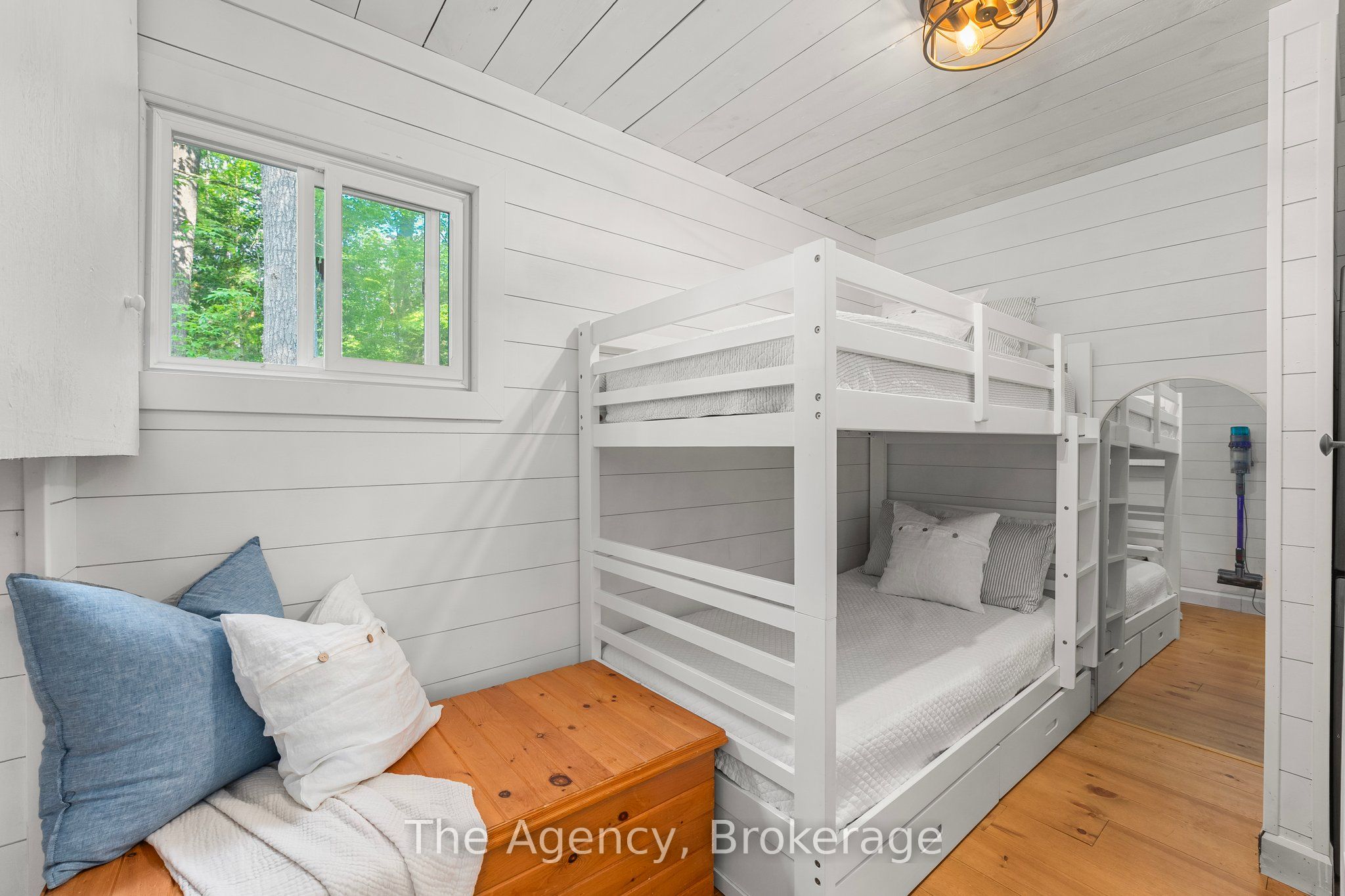 1333 Sherwood Forest Road Property Photo 18