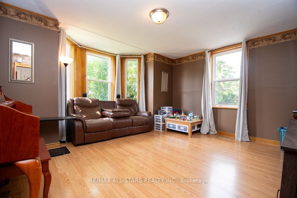 132 King Street Property Photo 9